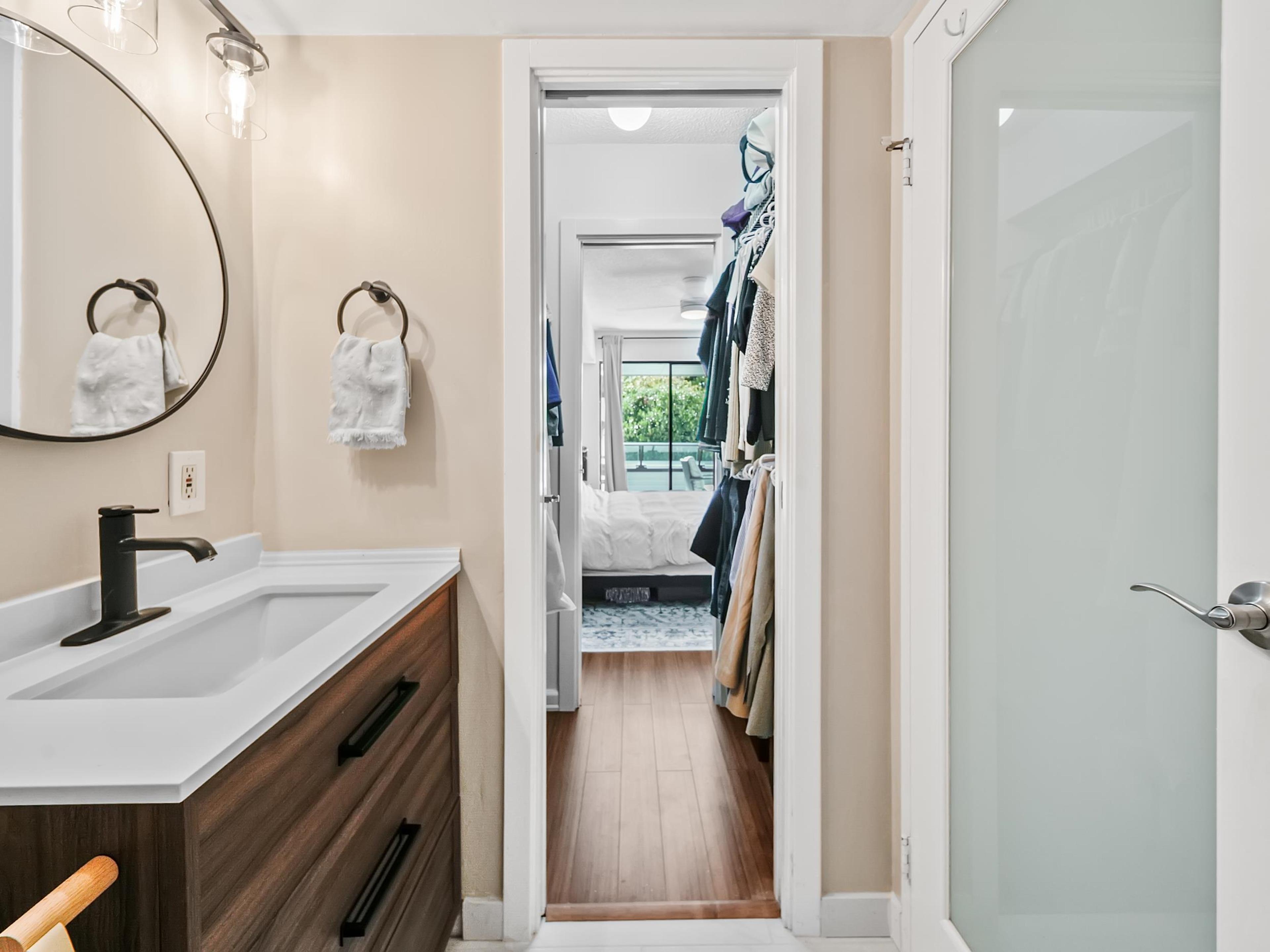 #111 1341 GEORGE STREET - 20