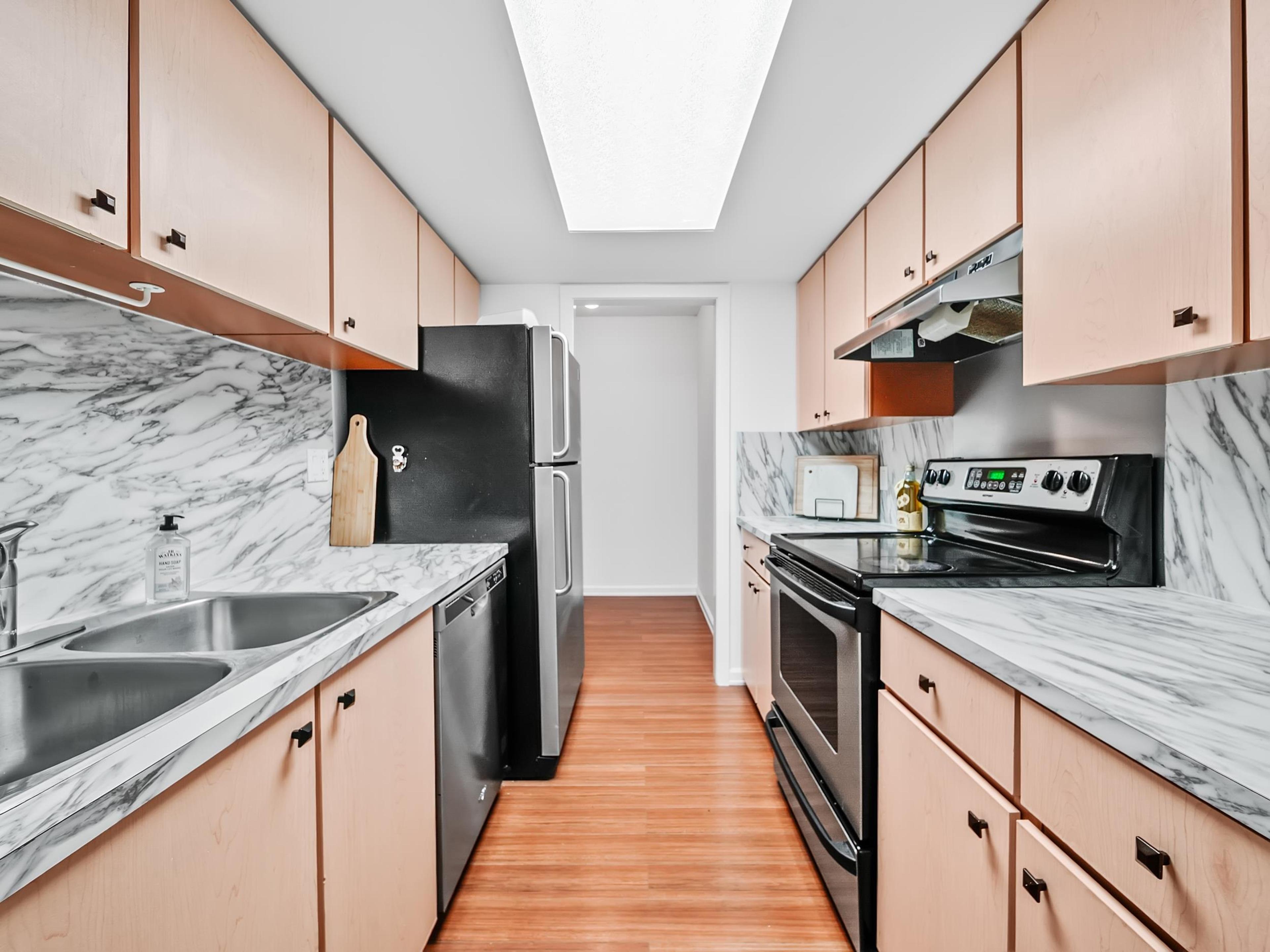 #111 1341 GEORGE STREET - 9