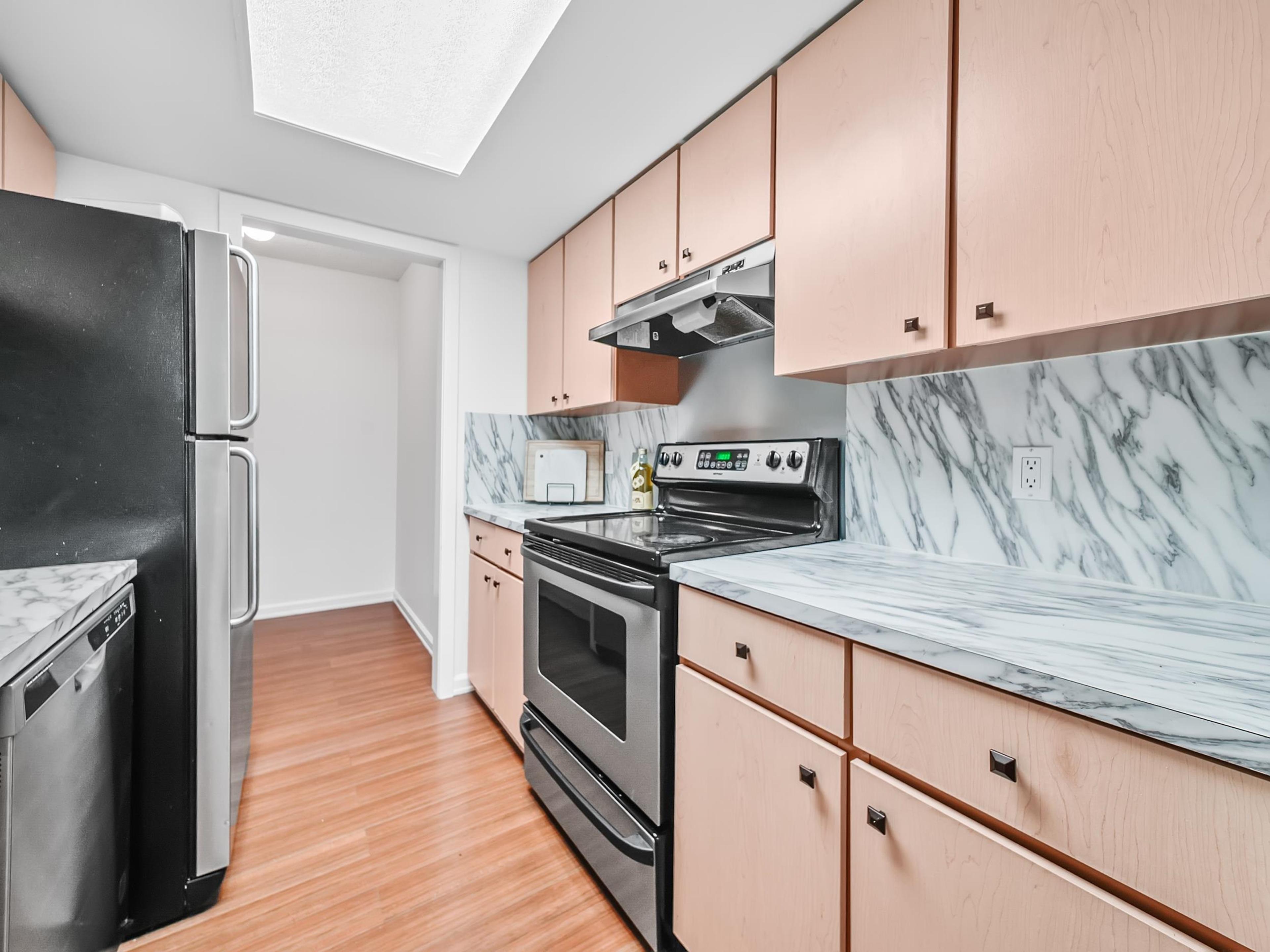 #111 1341 GEORGE STREET - 11