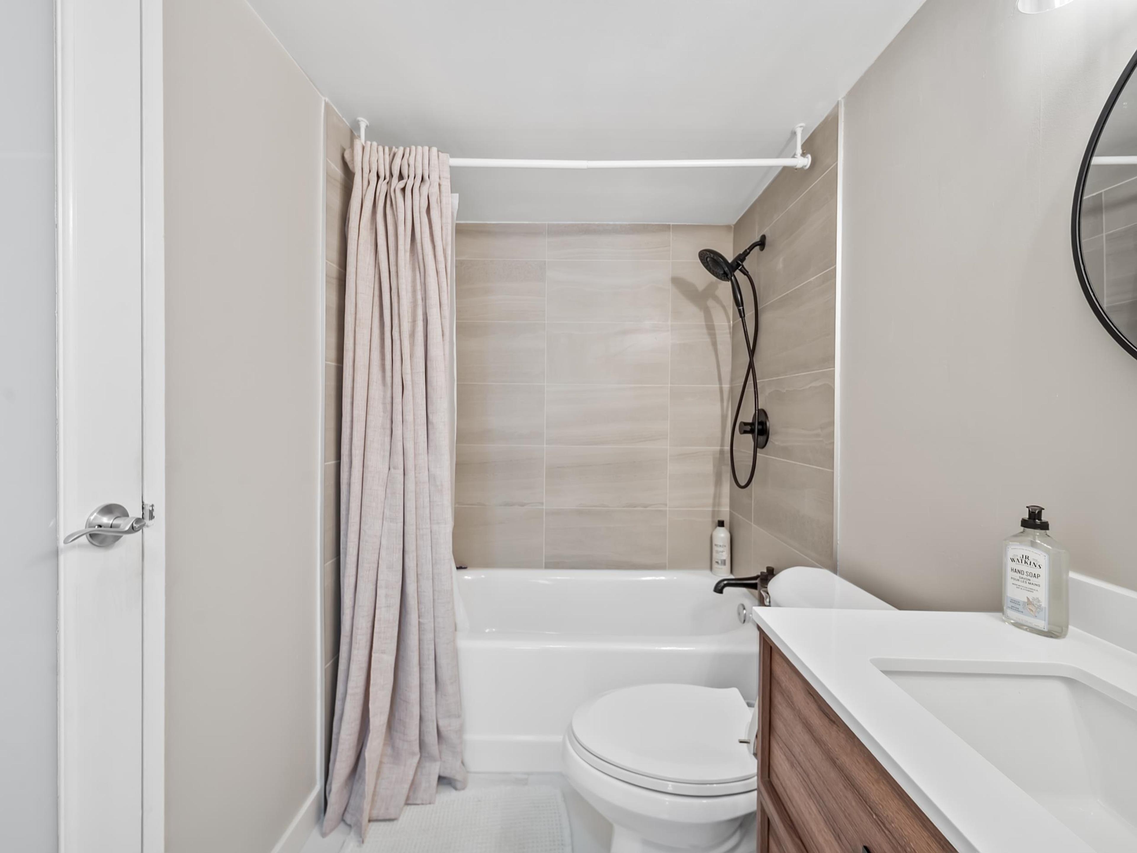 #111 1341 GEORGE STREET - 21