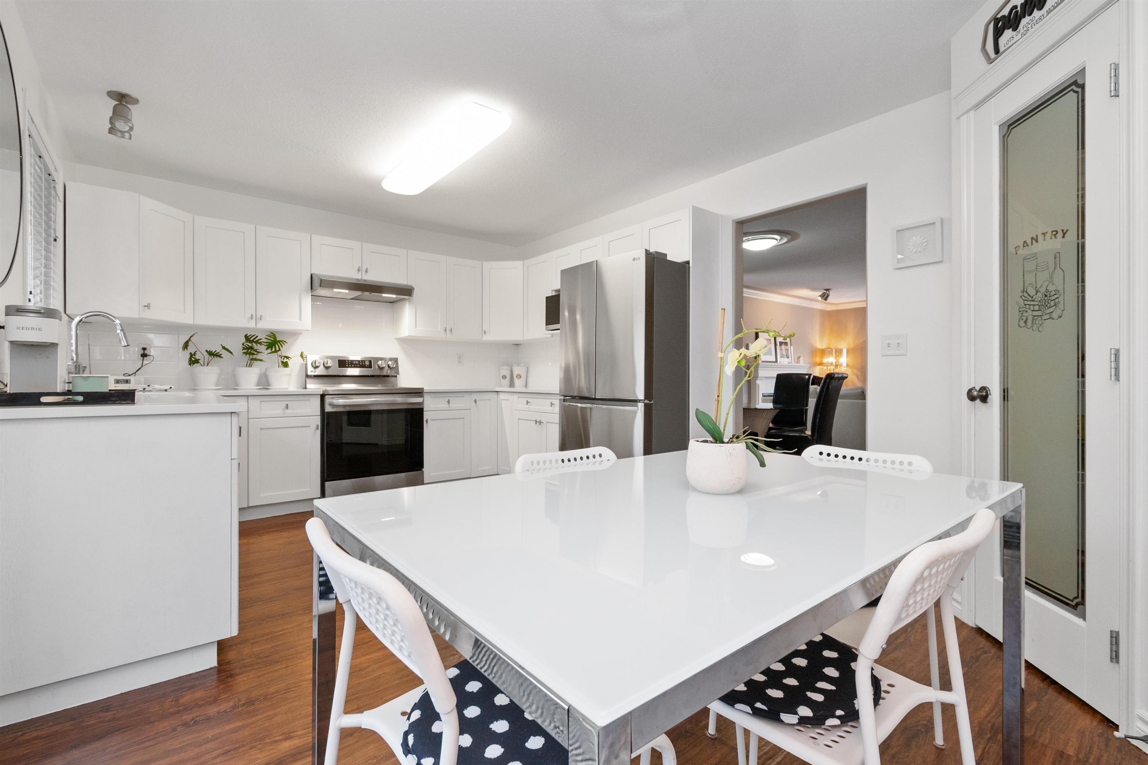 #32 349 WALNUT AVENUE - 16