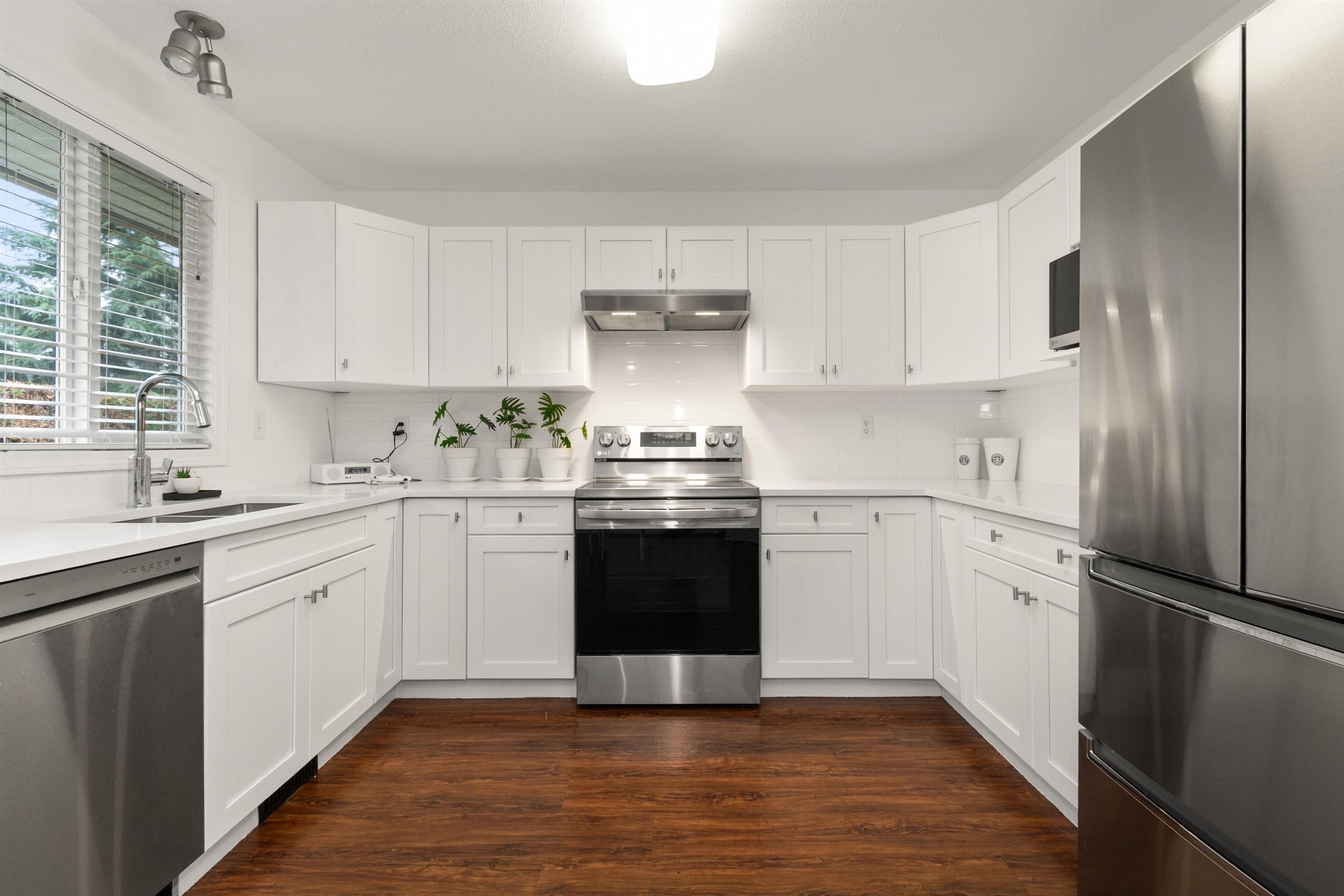 #32 349 WALNUT AVENUE - 12