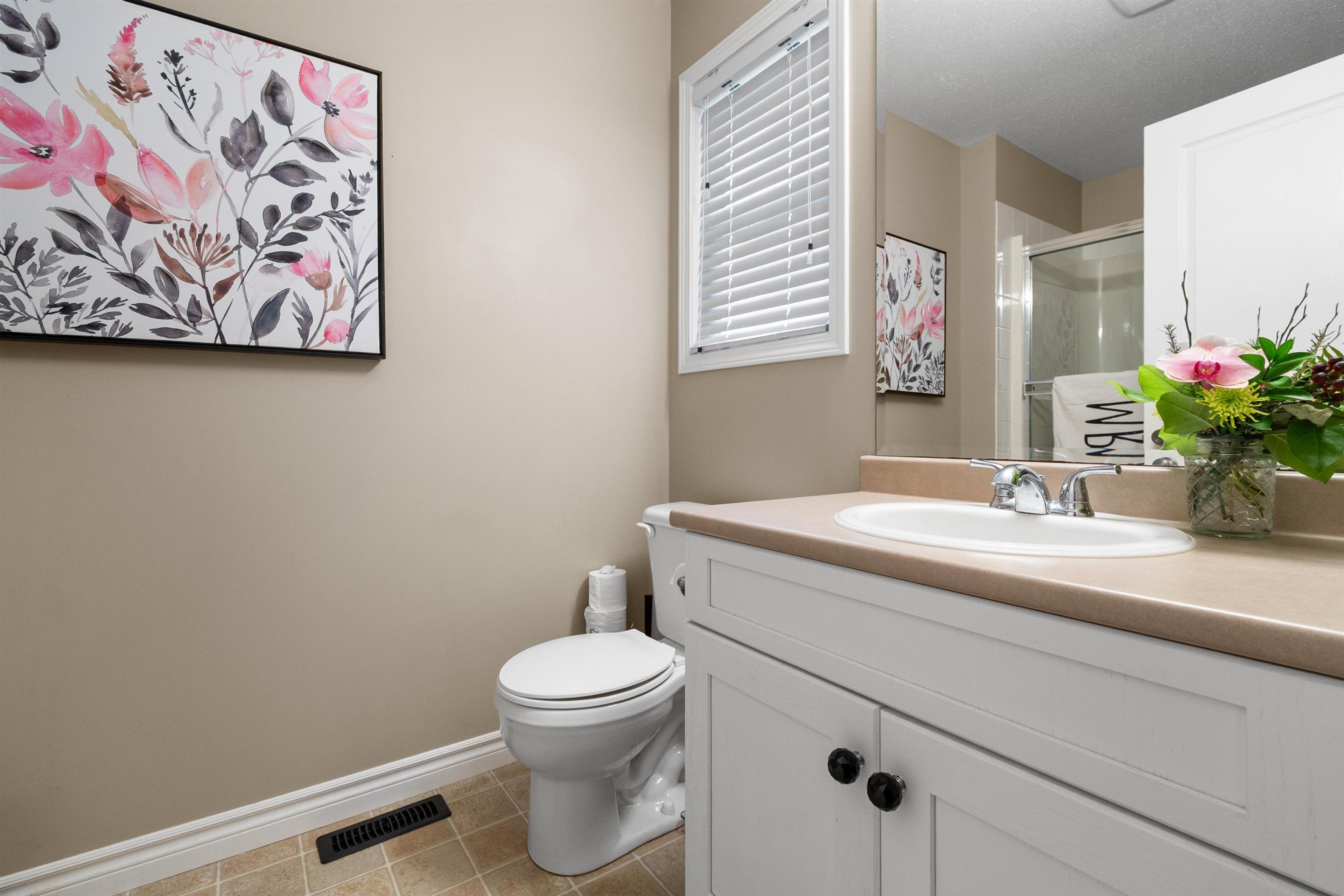 #32 349 WALNUT AVENUE - 22