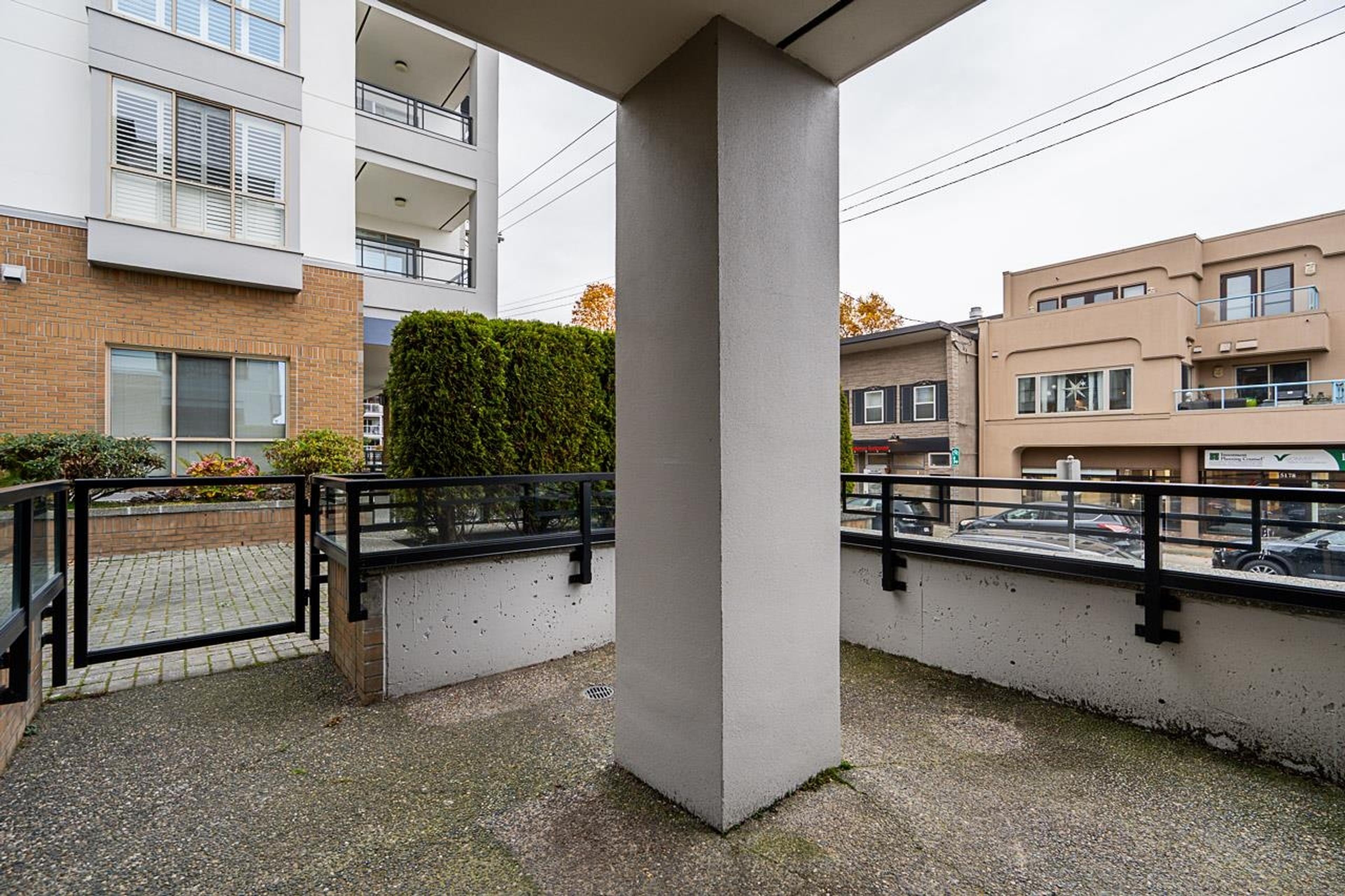 #102 15169 BUENA VISTA AVENUE - 33