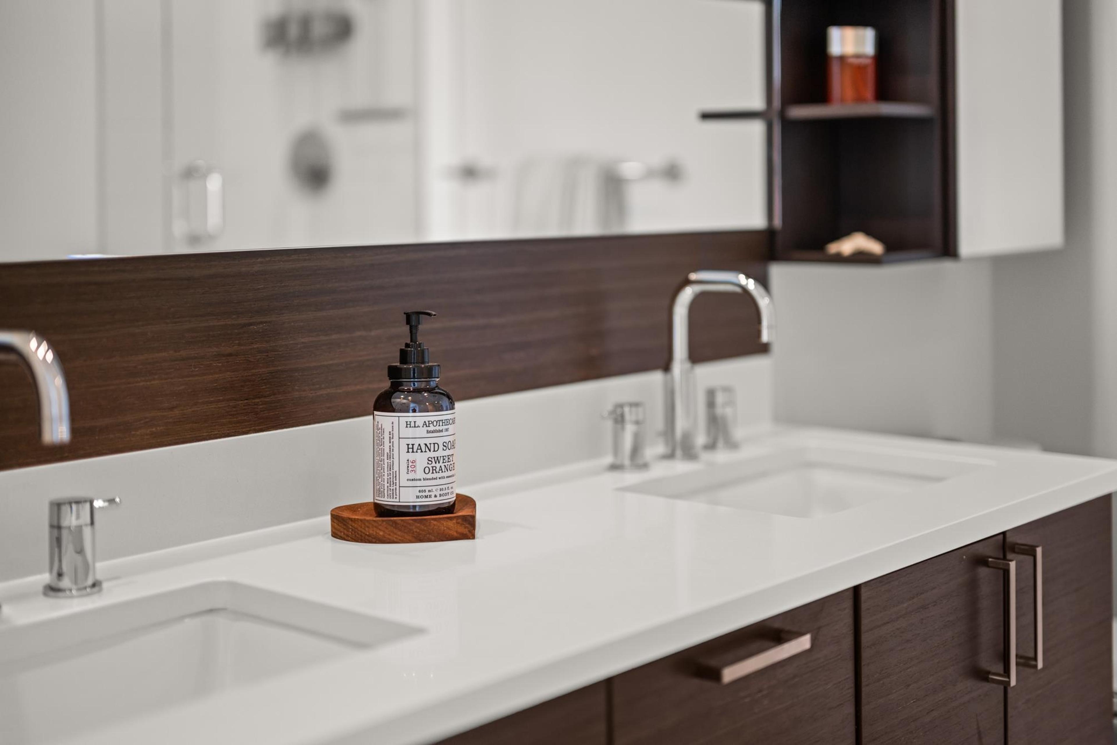 #PH2 1333 WINTER STREET - 28