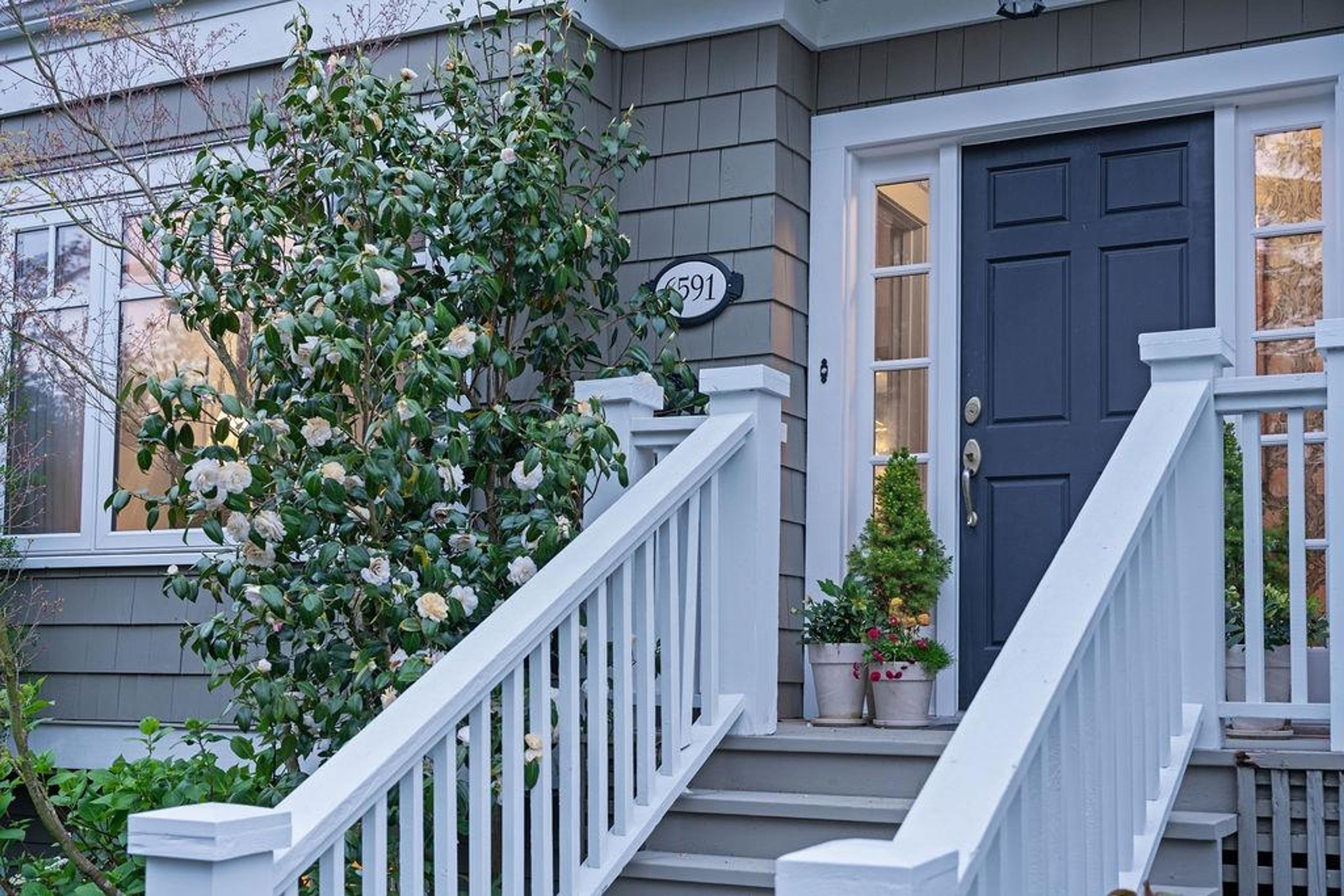 6591 VINE STREET - 26