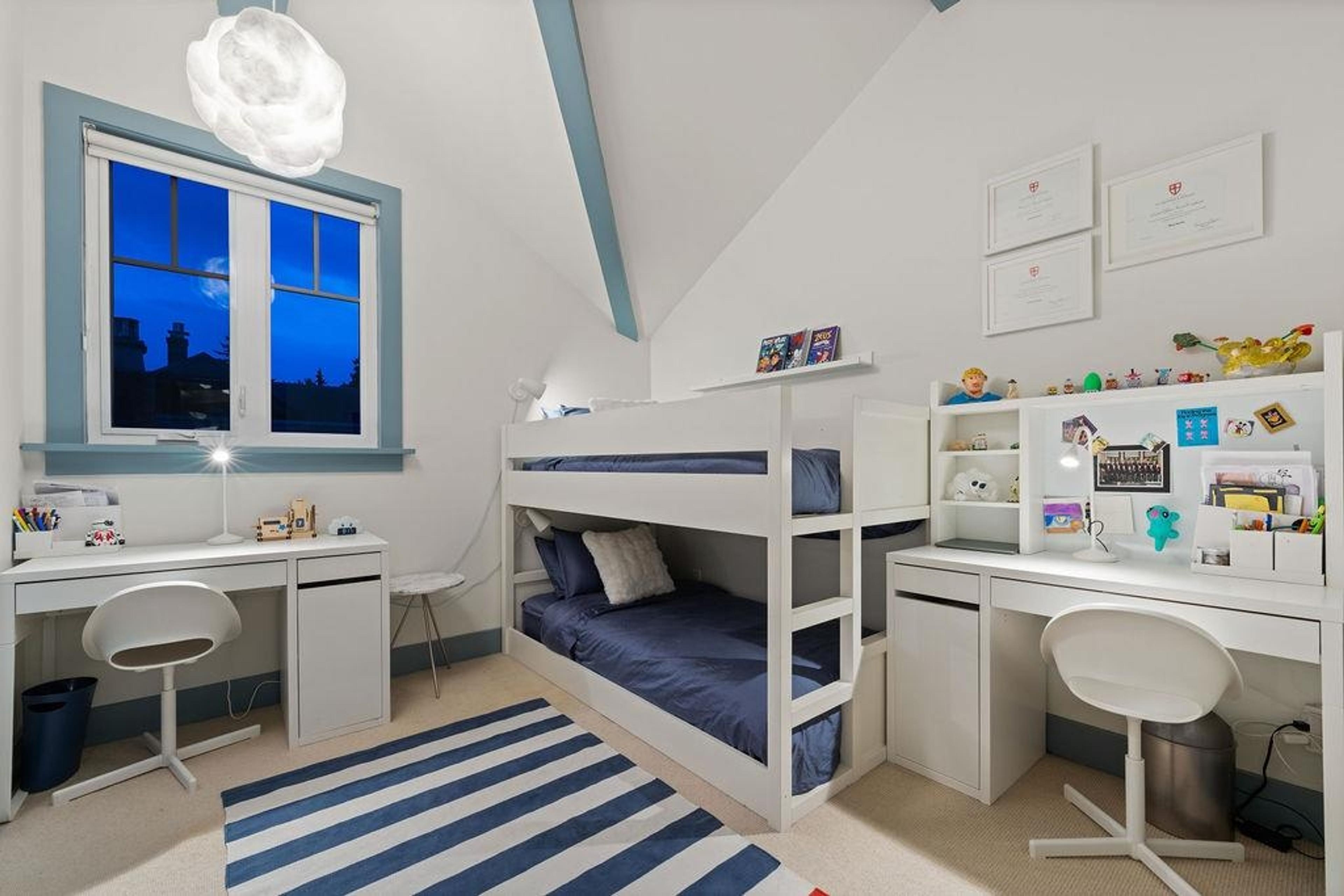 6591 VINE STREET - 22