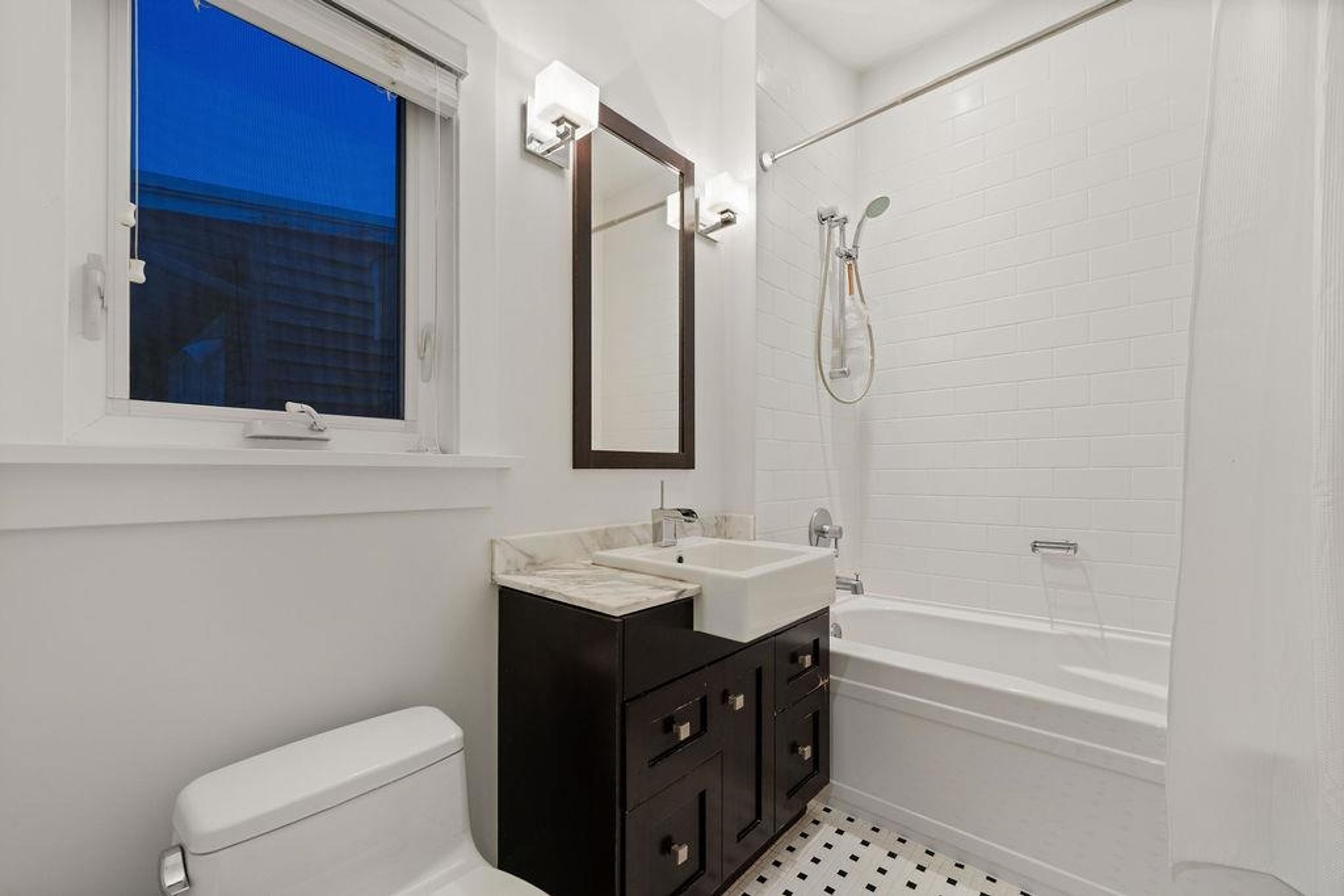 6591 VINE STREET - 20