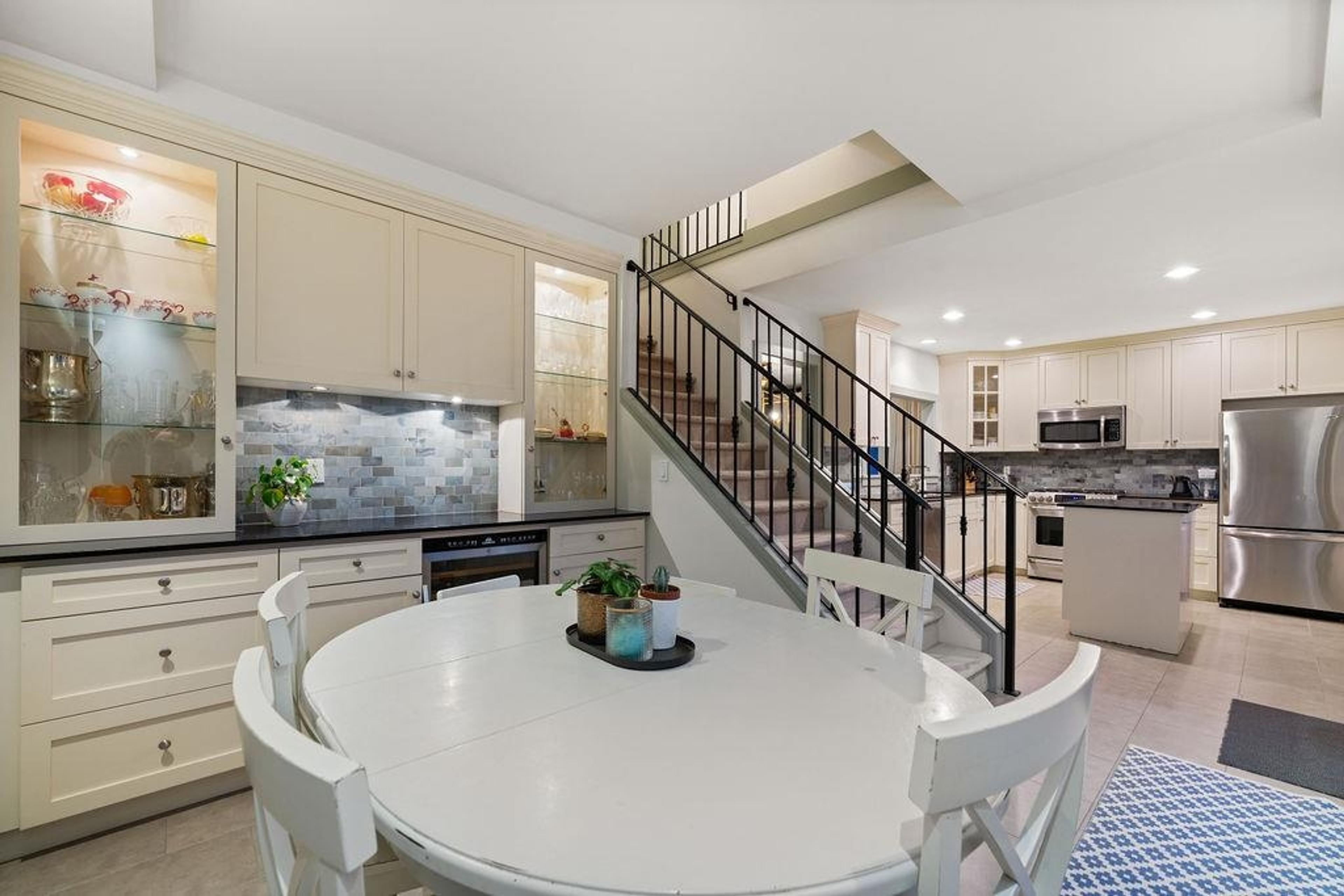 6591 VINE STREET - 18