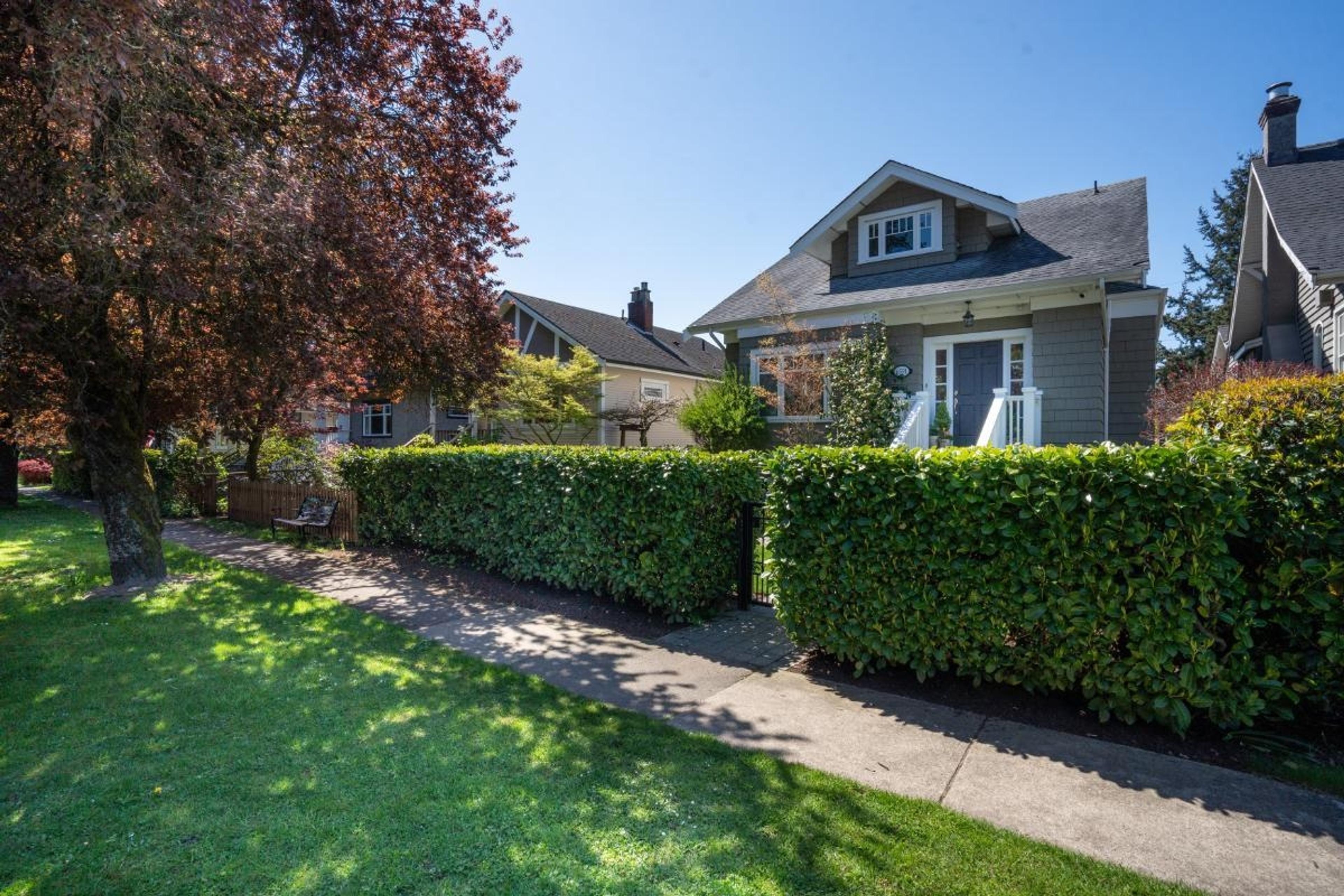 6591 VINE STREET - 37