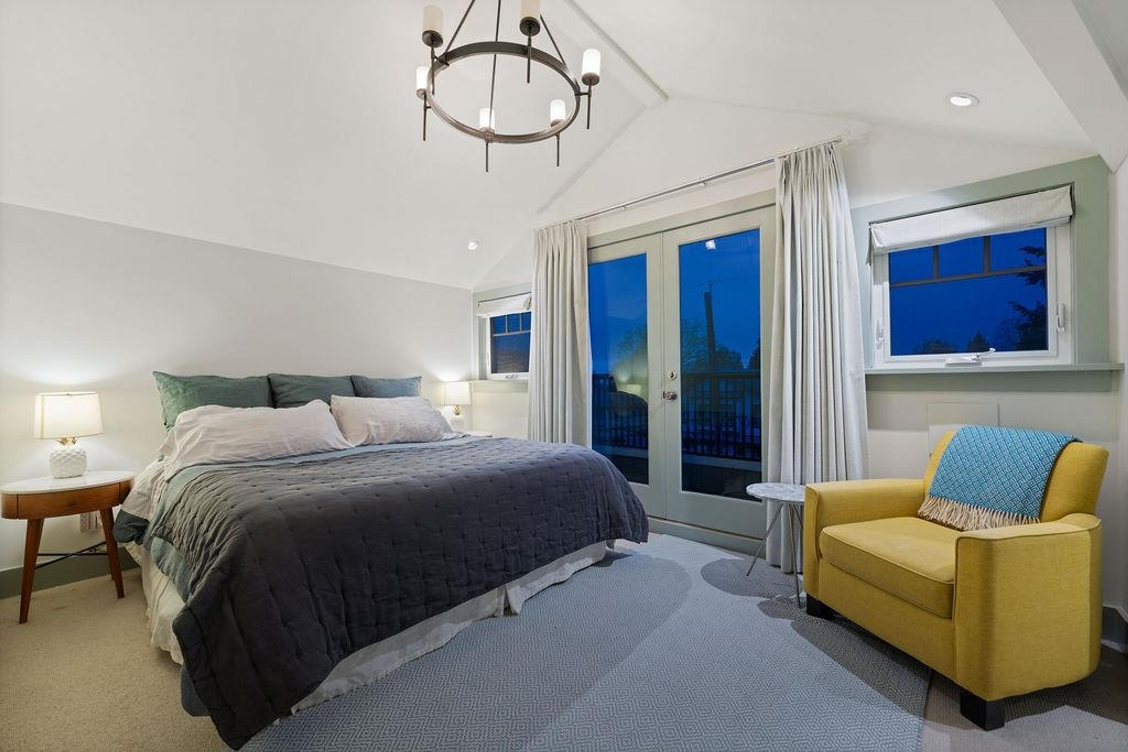 6591 VINE STREET - 19