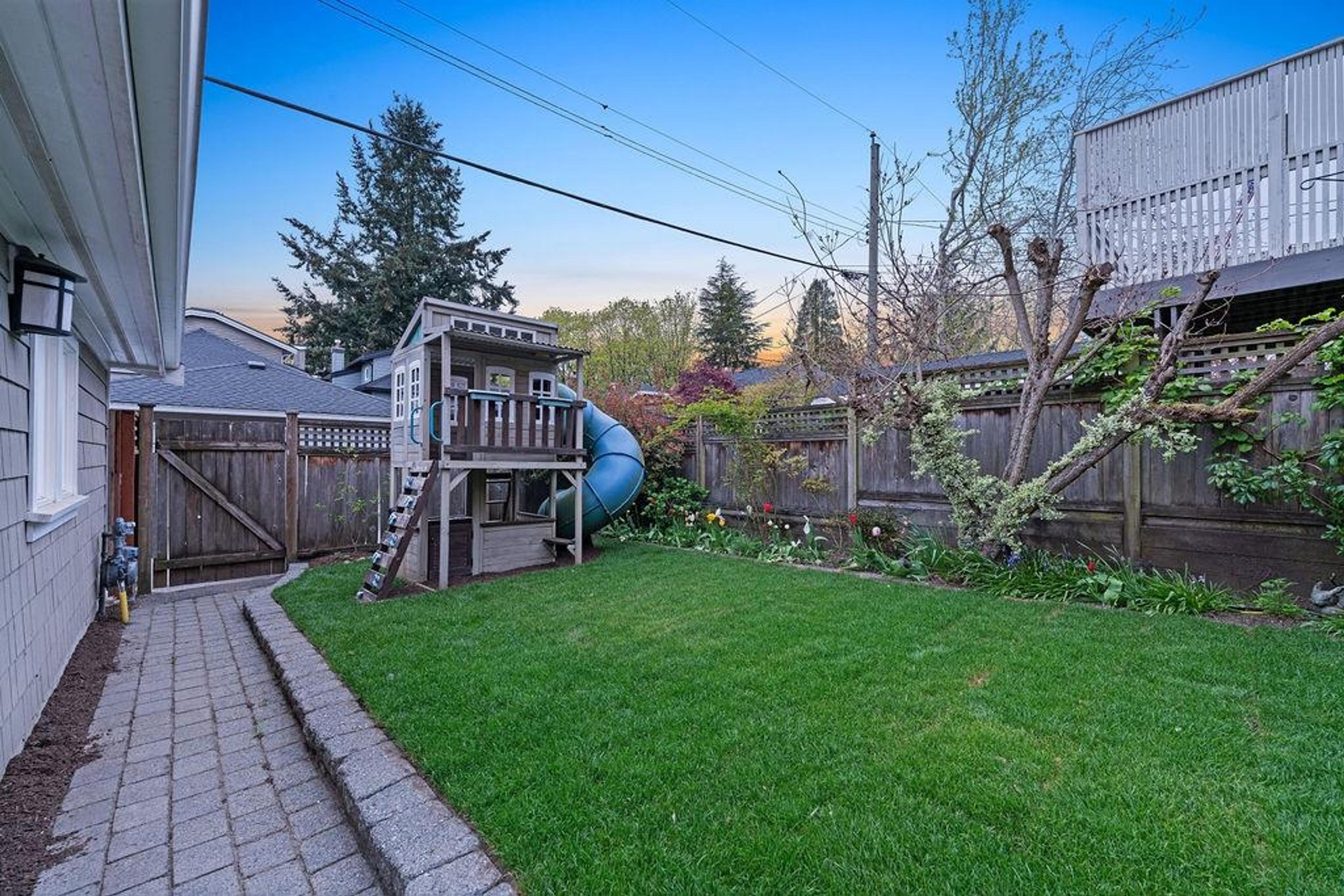 6591 VINE STREET - 35