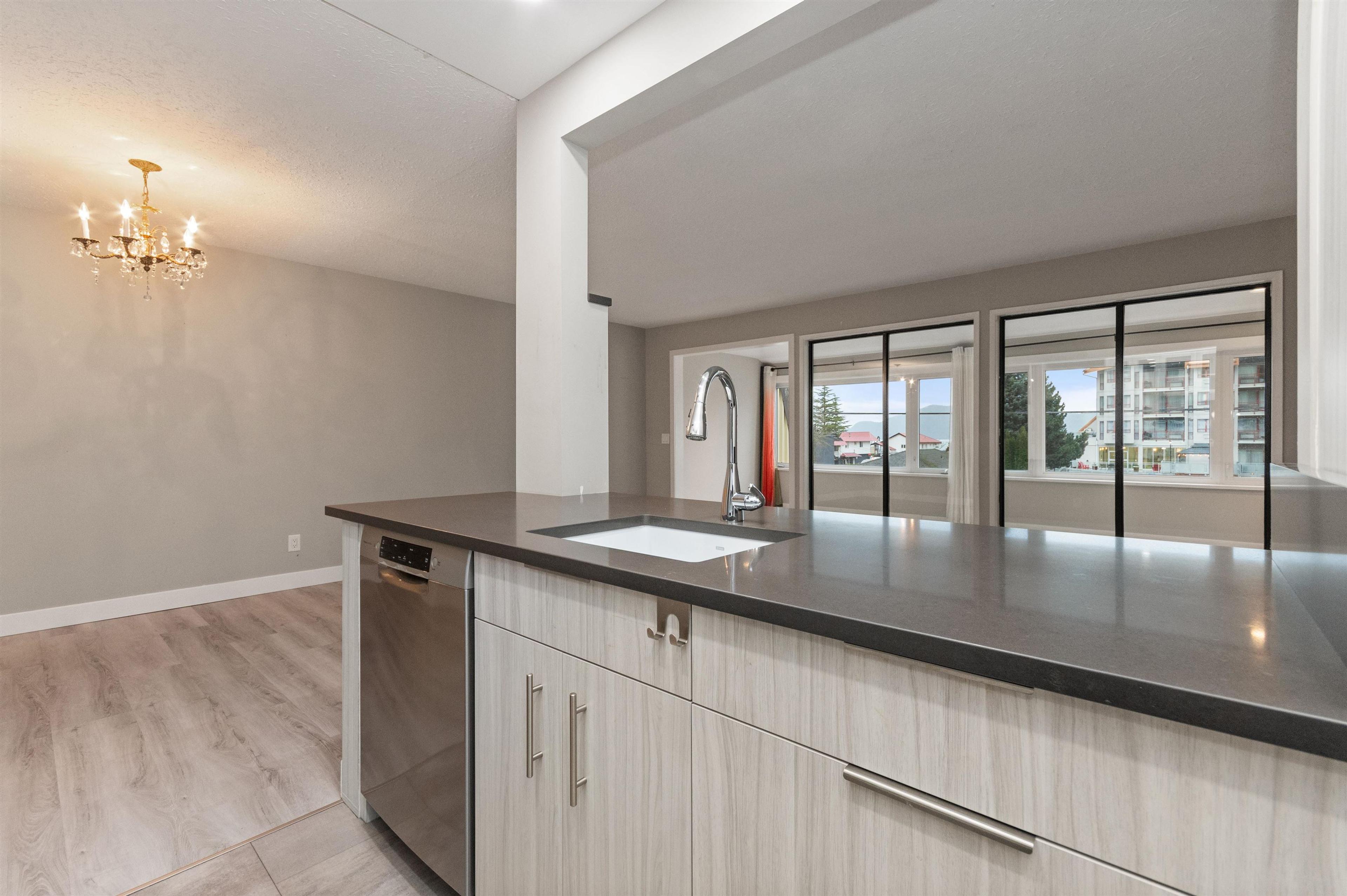 #205 160 LILLOOET AVENUE - 6