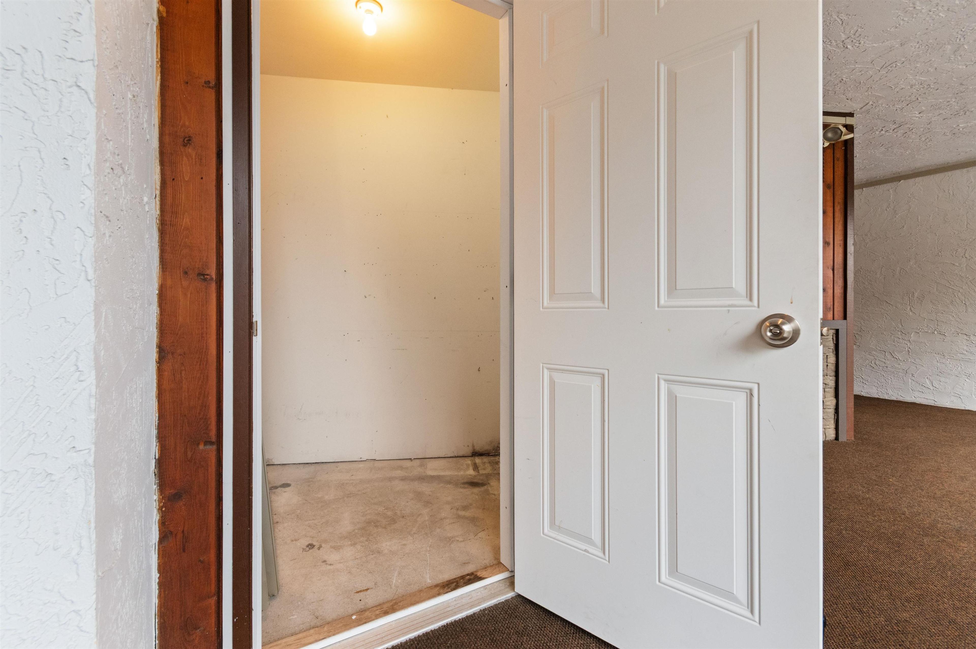 #205 160 LILLOOET AVENUE - 32