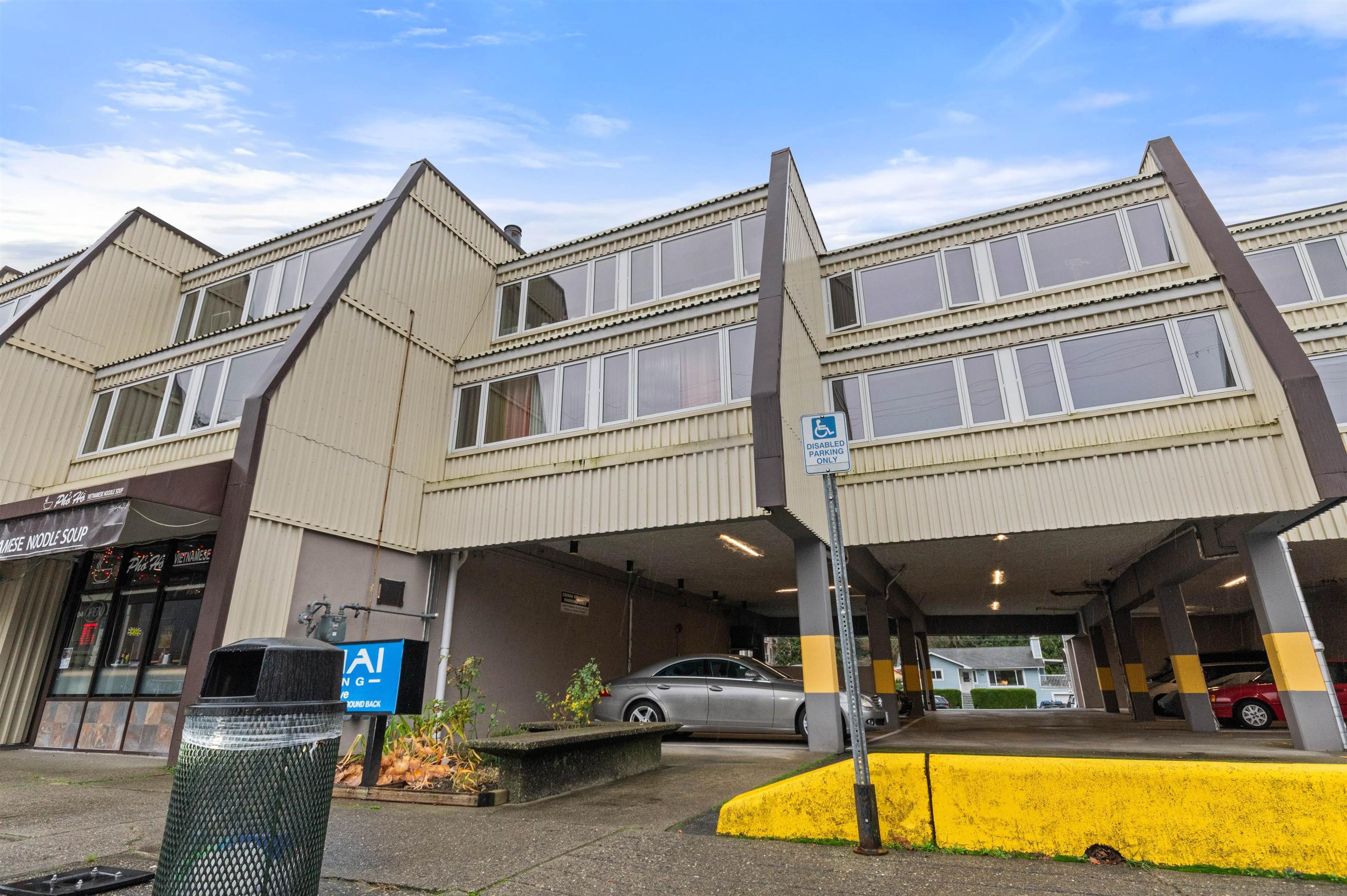 #205 160 LILLOOET AVENUE - 35