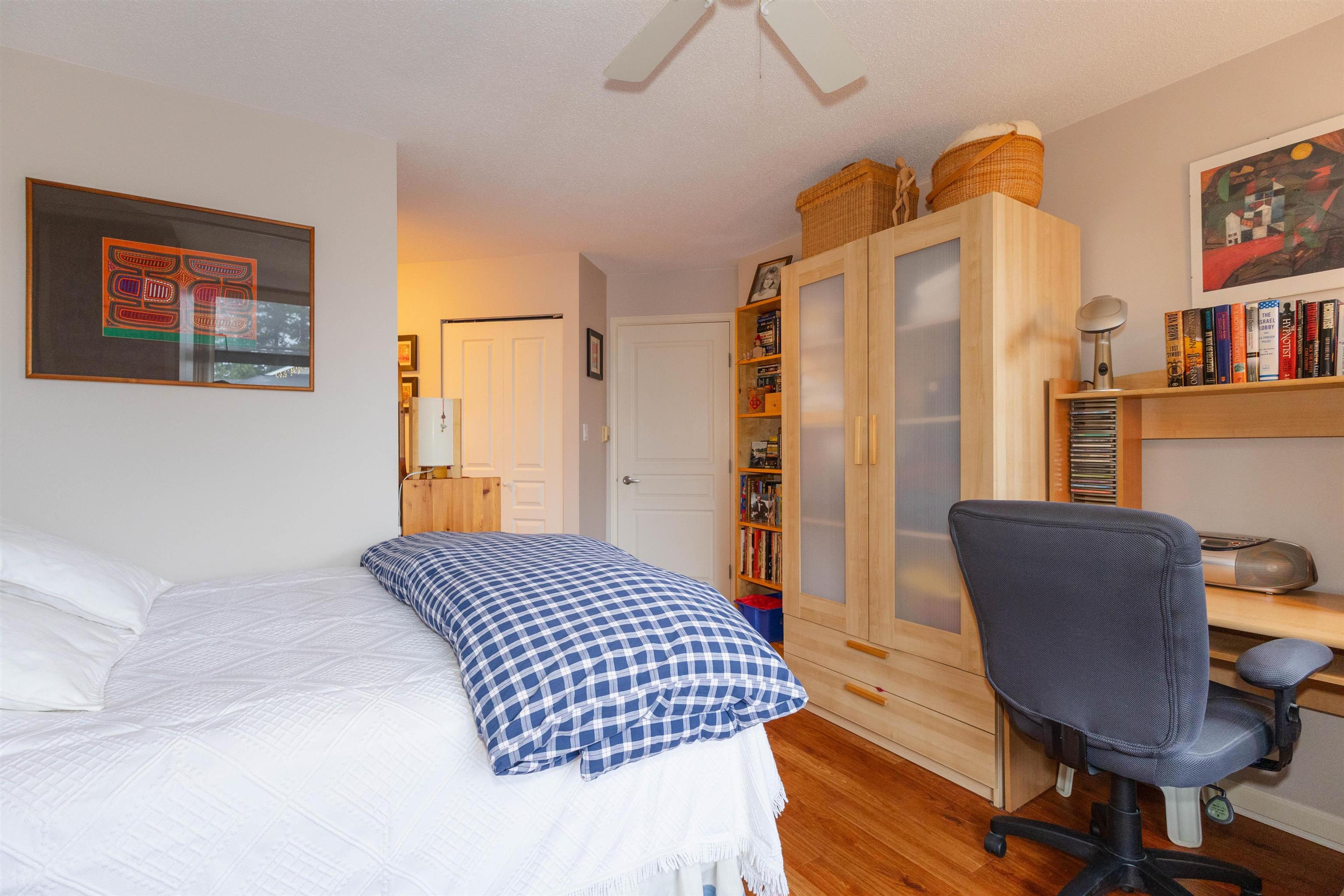 #207 15466 NORTH BLUFF ROAD - 13