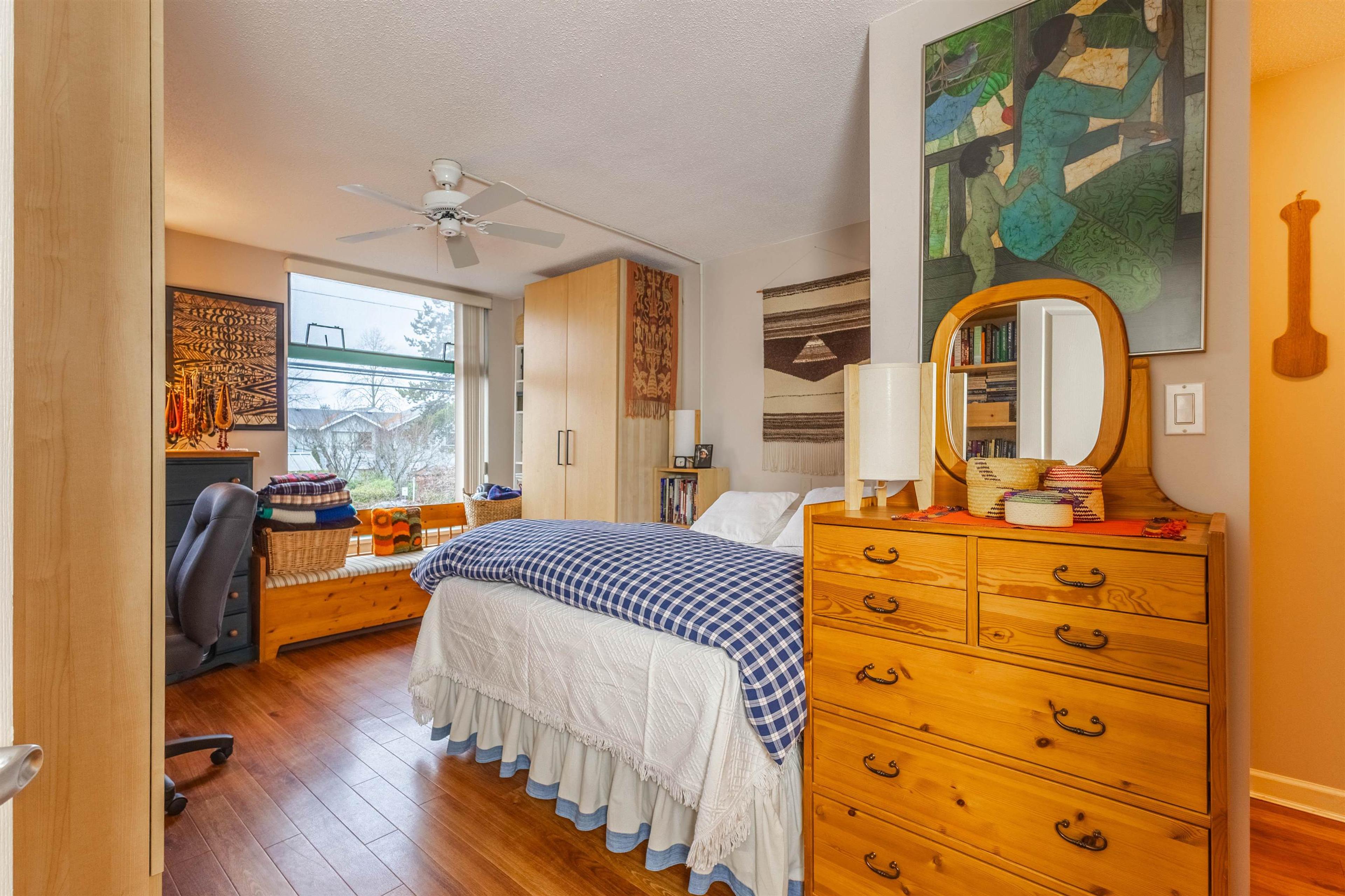 #207 15466 NORTH BLUFF ROAD - 12