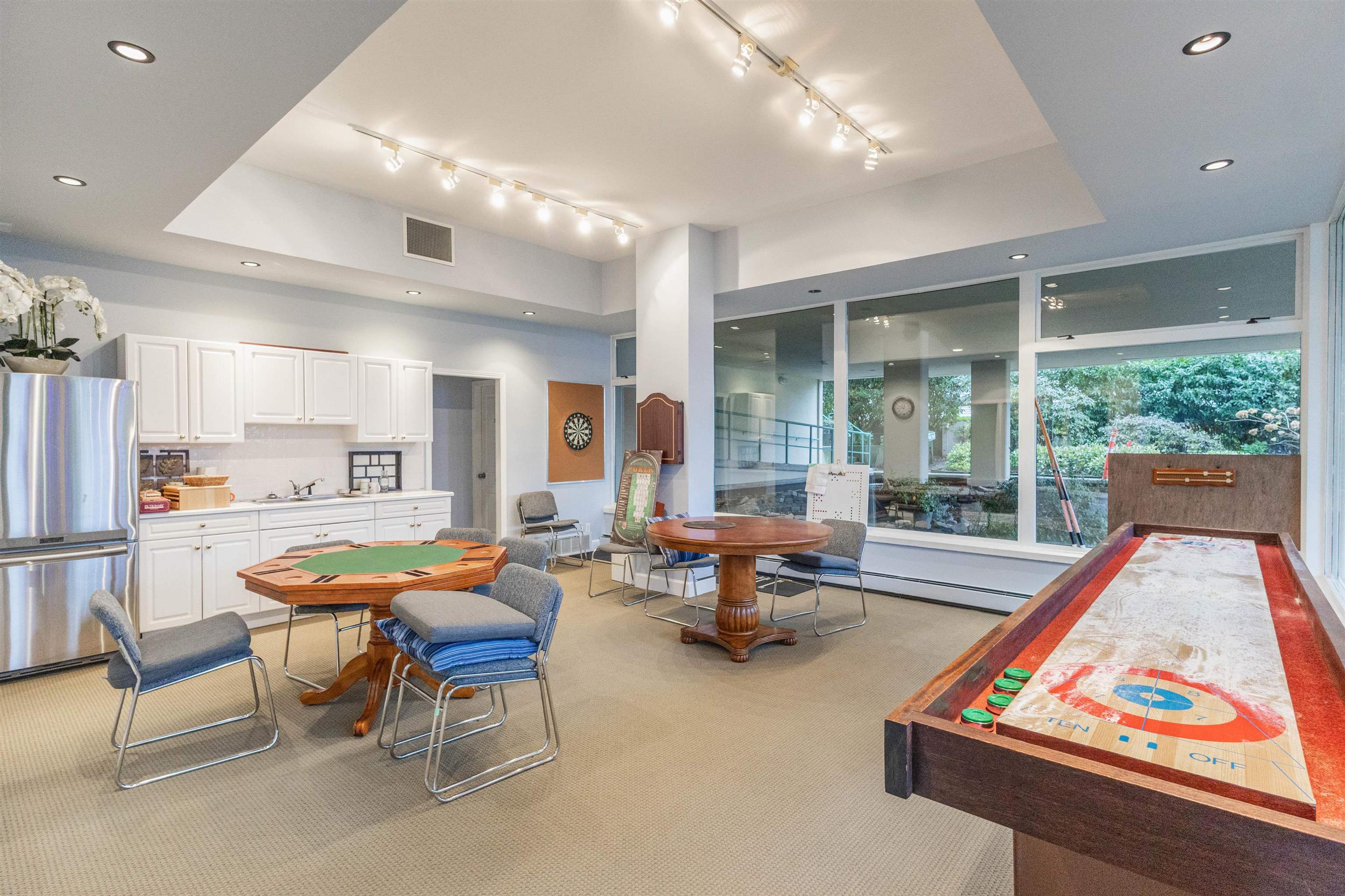 #207 15466 NORTH BLUFF ROAD - 26