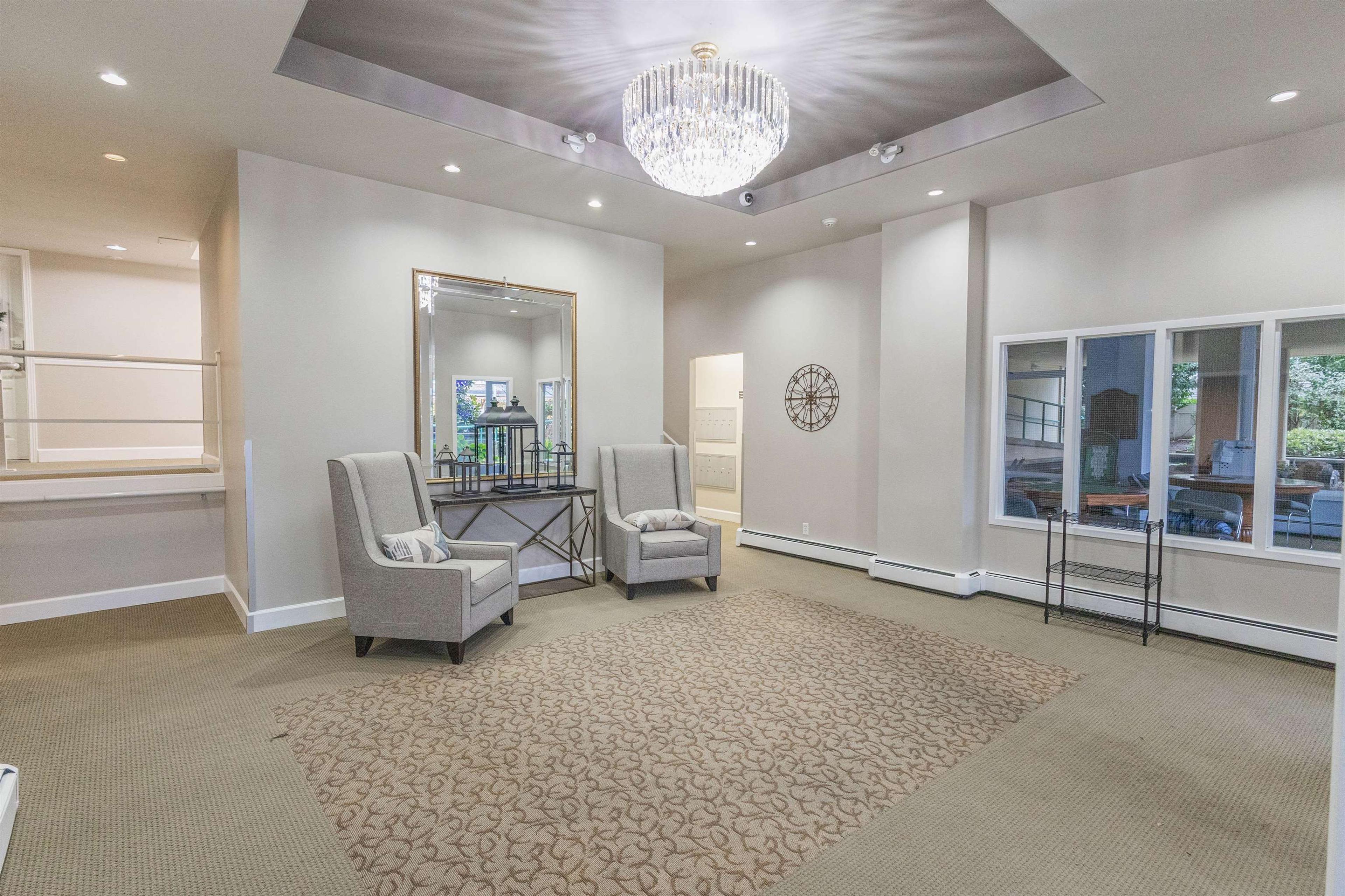 #207 15466 NORTH BLUFF ROAD - 24