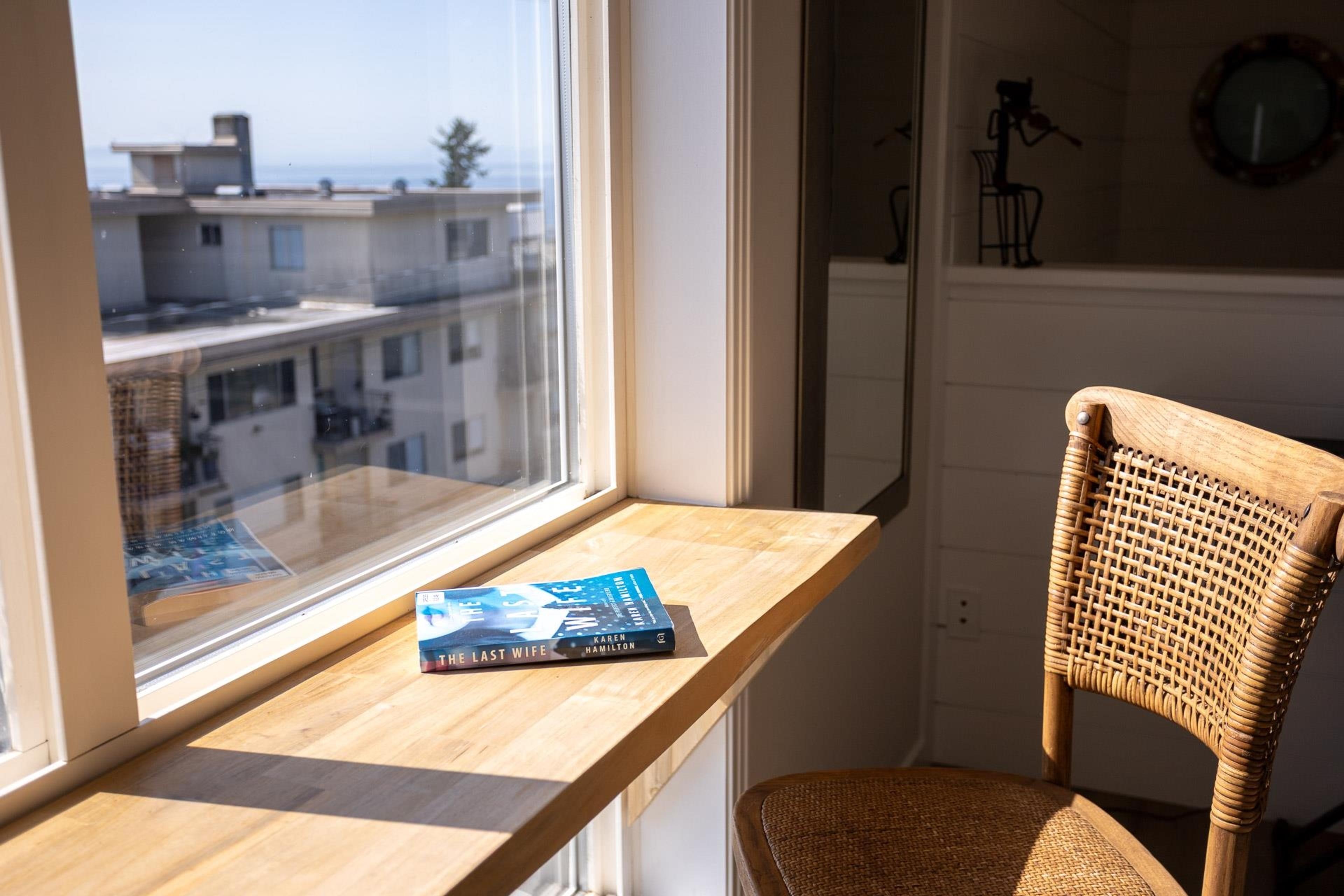 #205 15154 ROPER AVENUE - 27