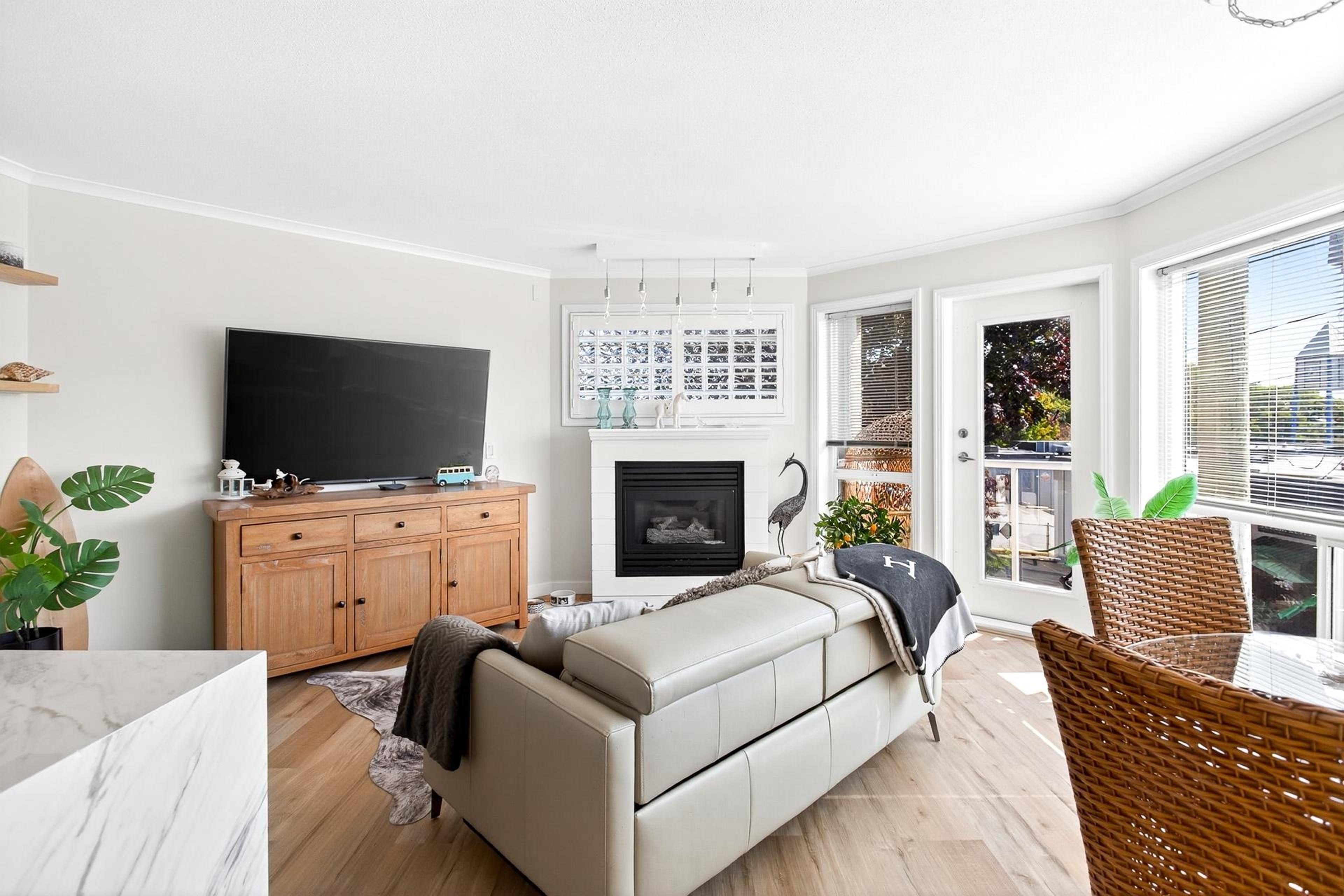 #205 15154 ROPER AVENUE - 6