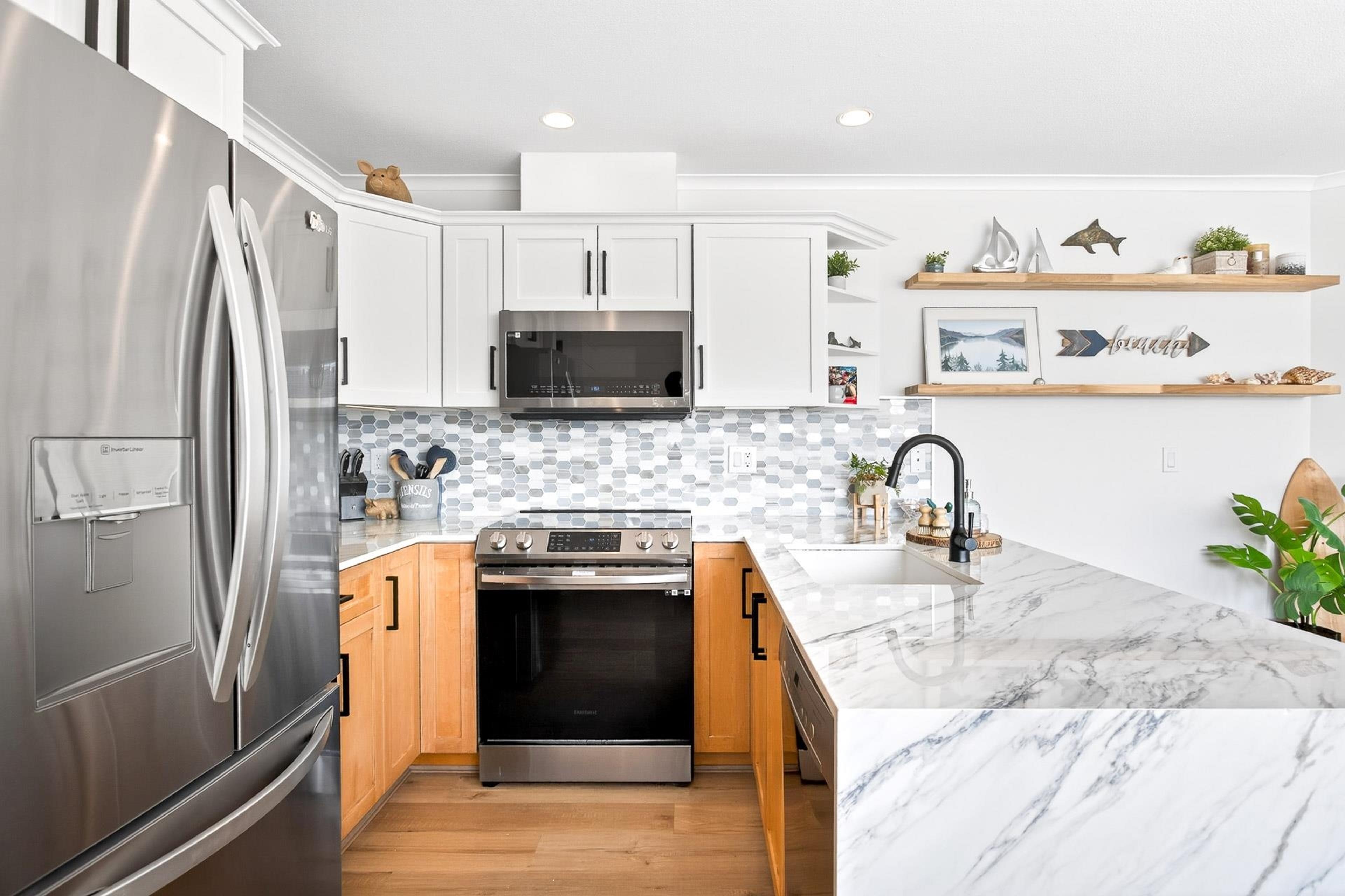 #205 15154 ROPER AVENUE - 17