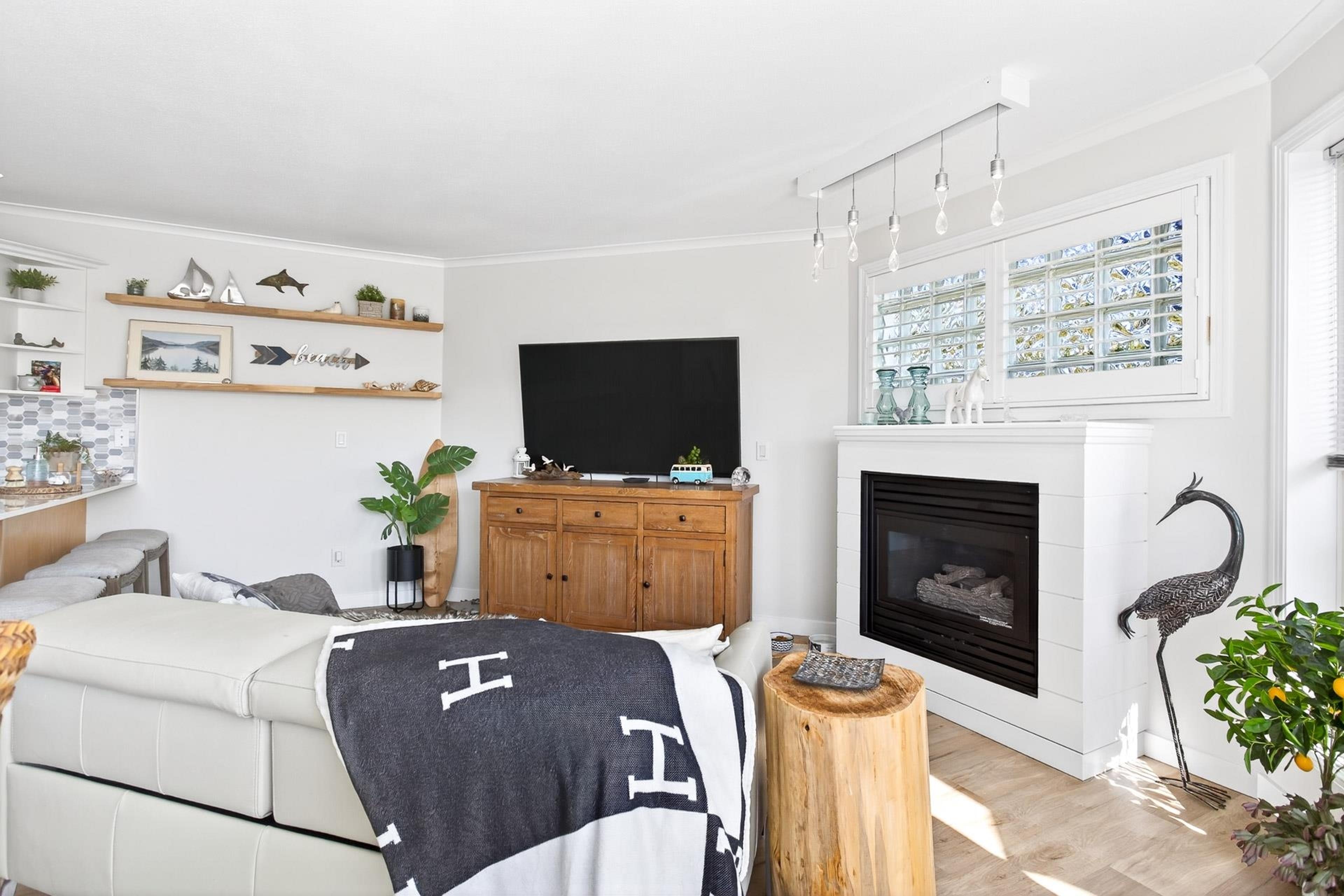 #205 15154 ROPER AVENUE - 9