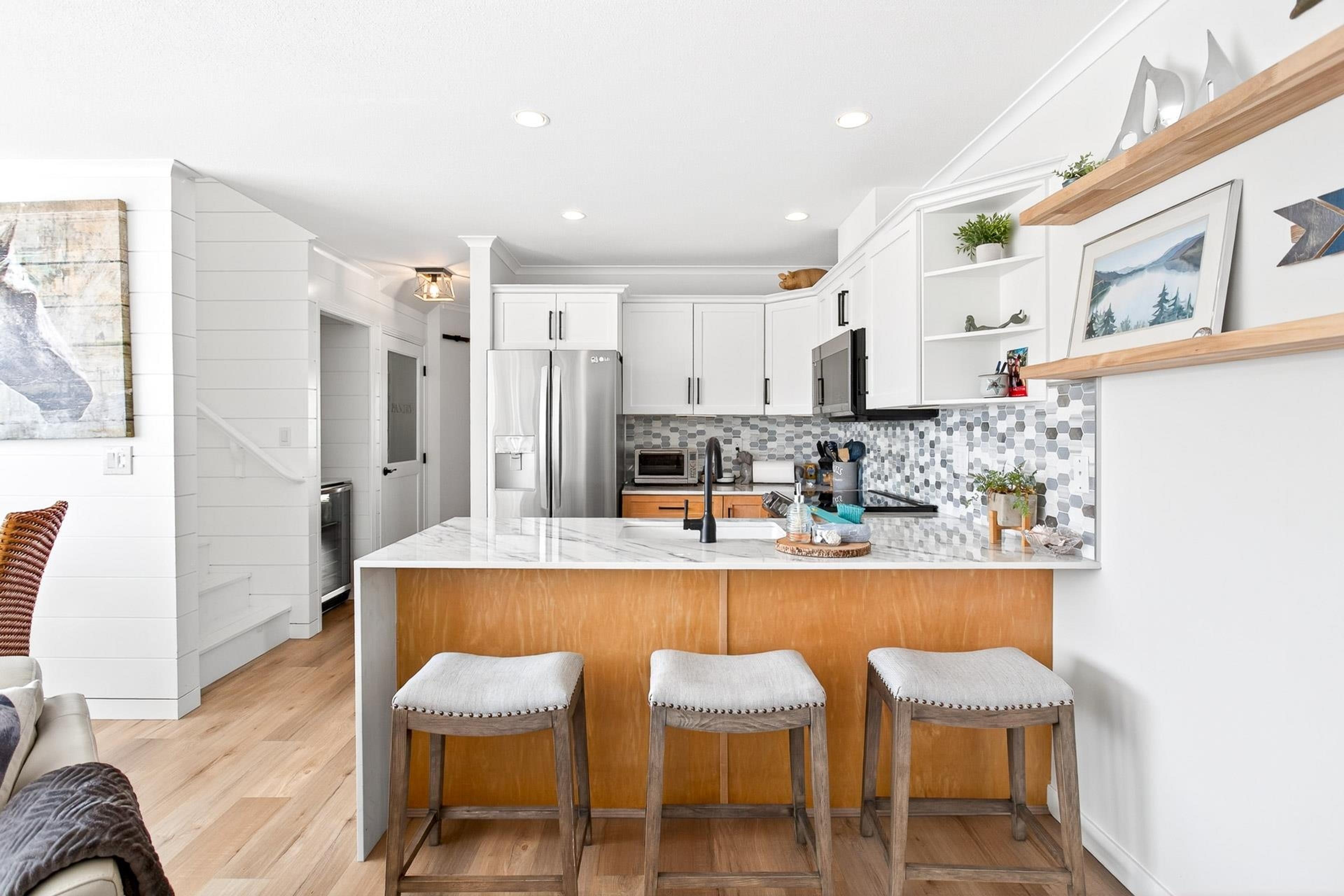 #205 15154 ROPER AVENUE - 14