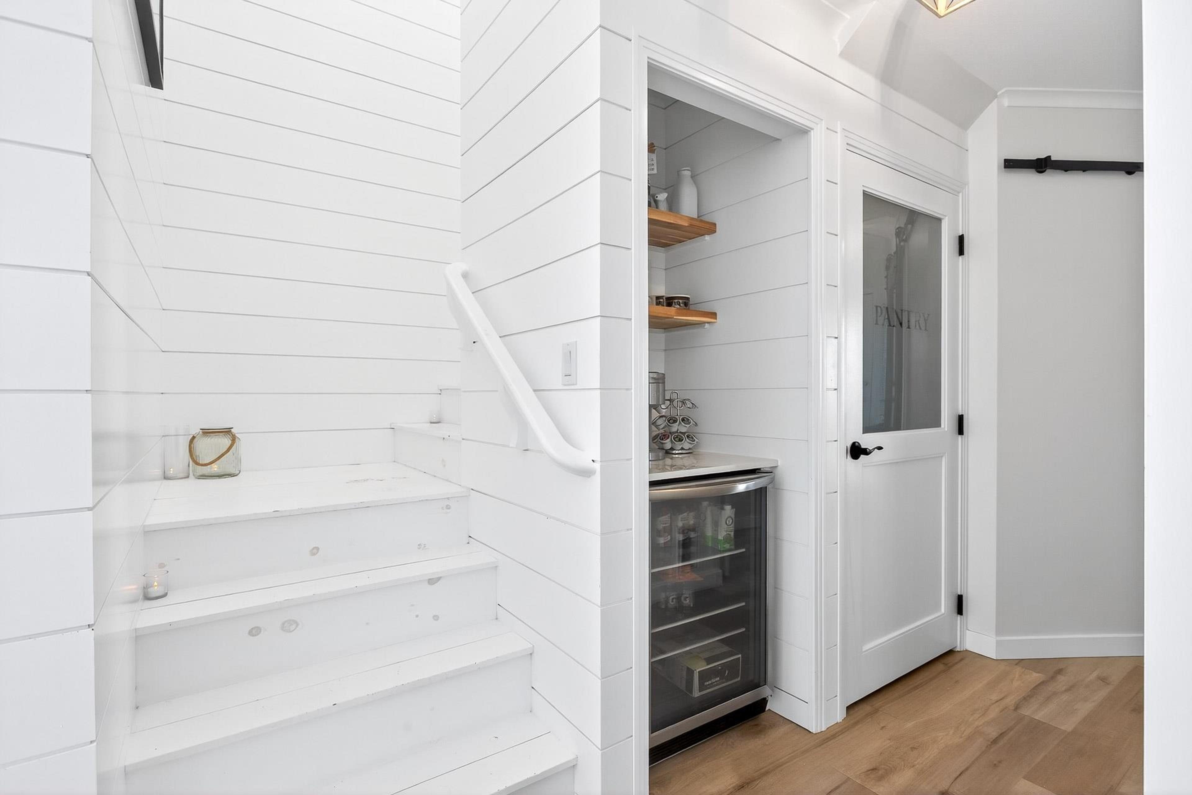 #205 15154 ROPER AVENUE - 18