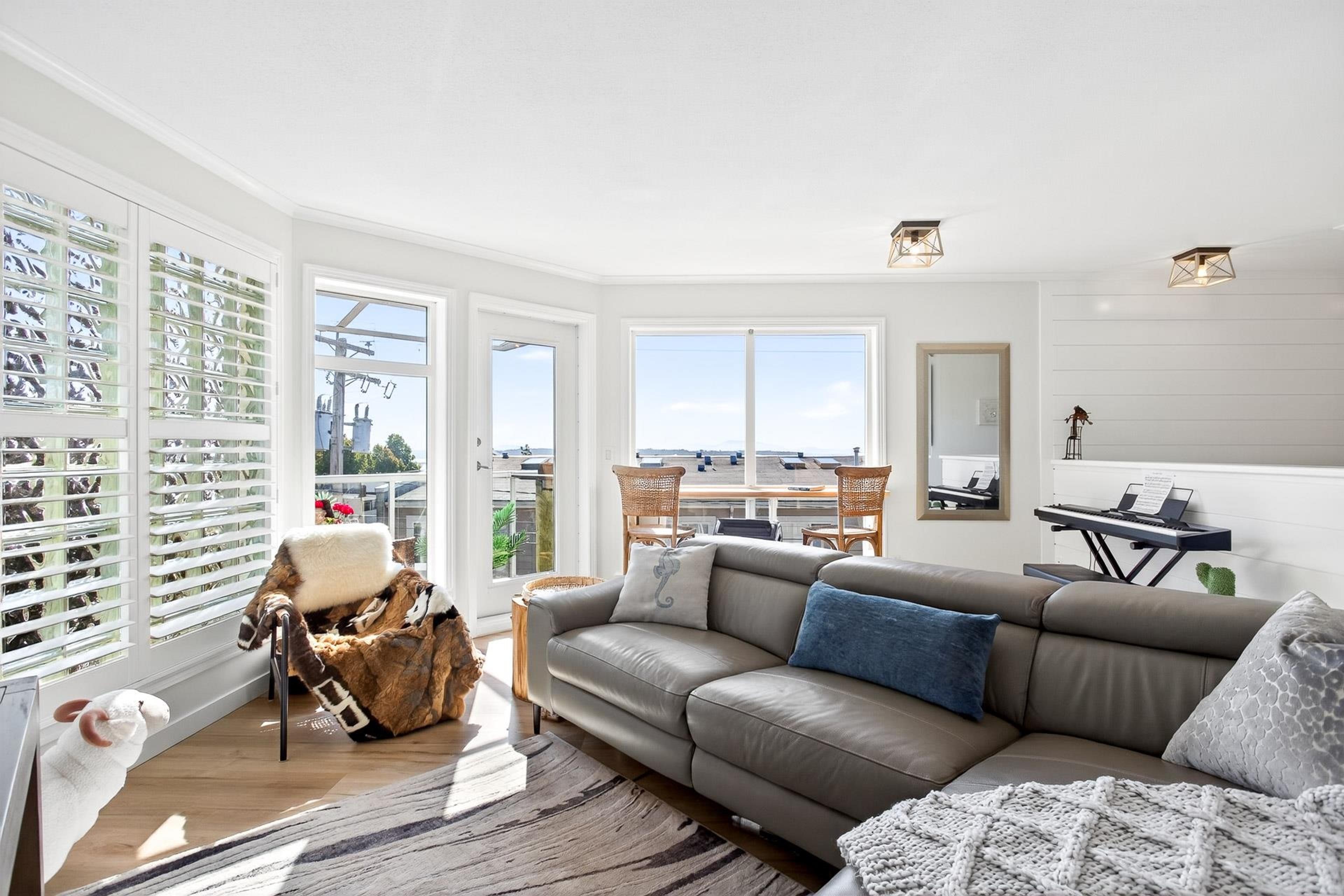 #205 15154 ROPER AVENUE - 25