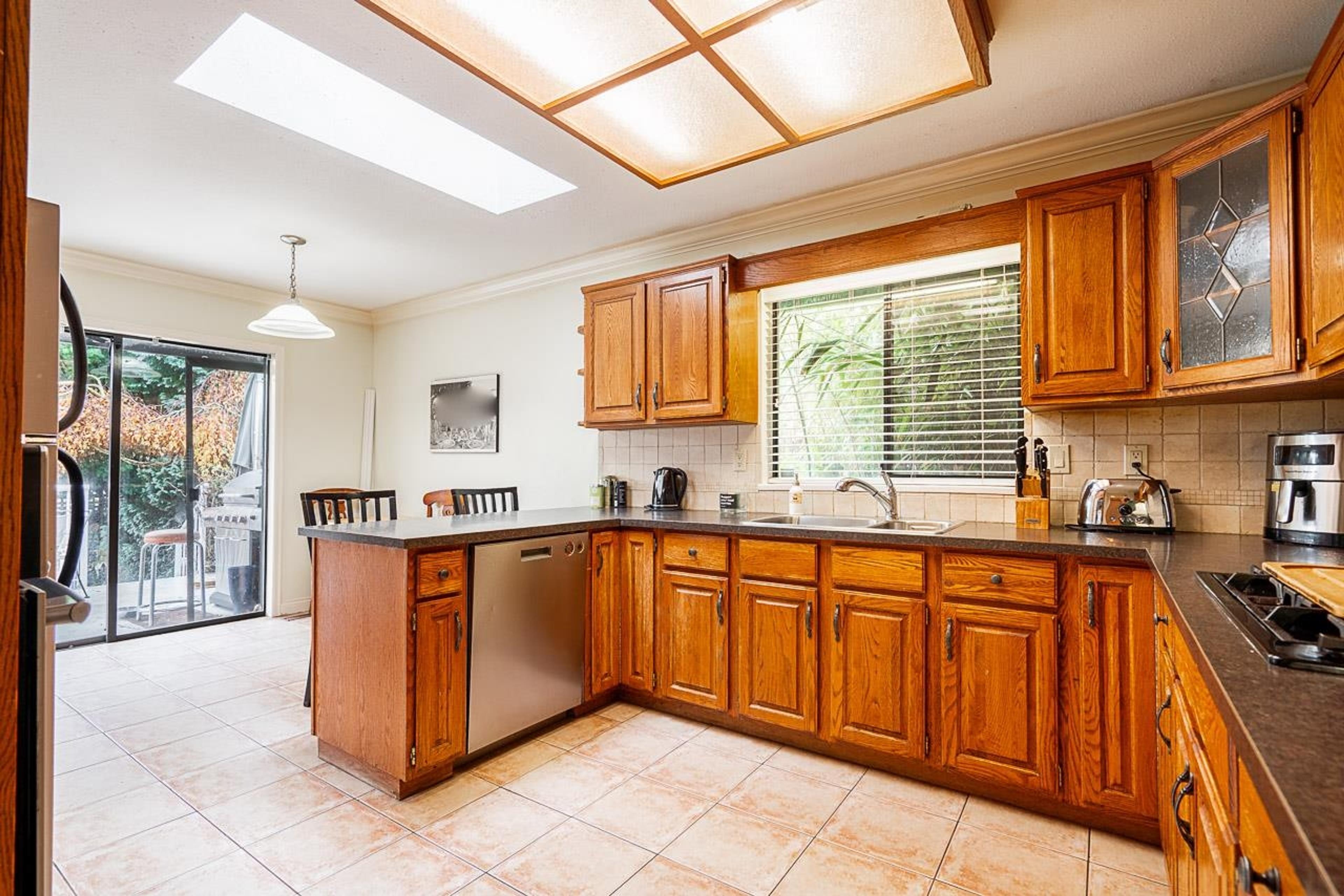 15576 BUENA VISTA AVENUE - 11