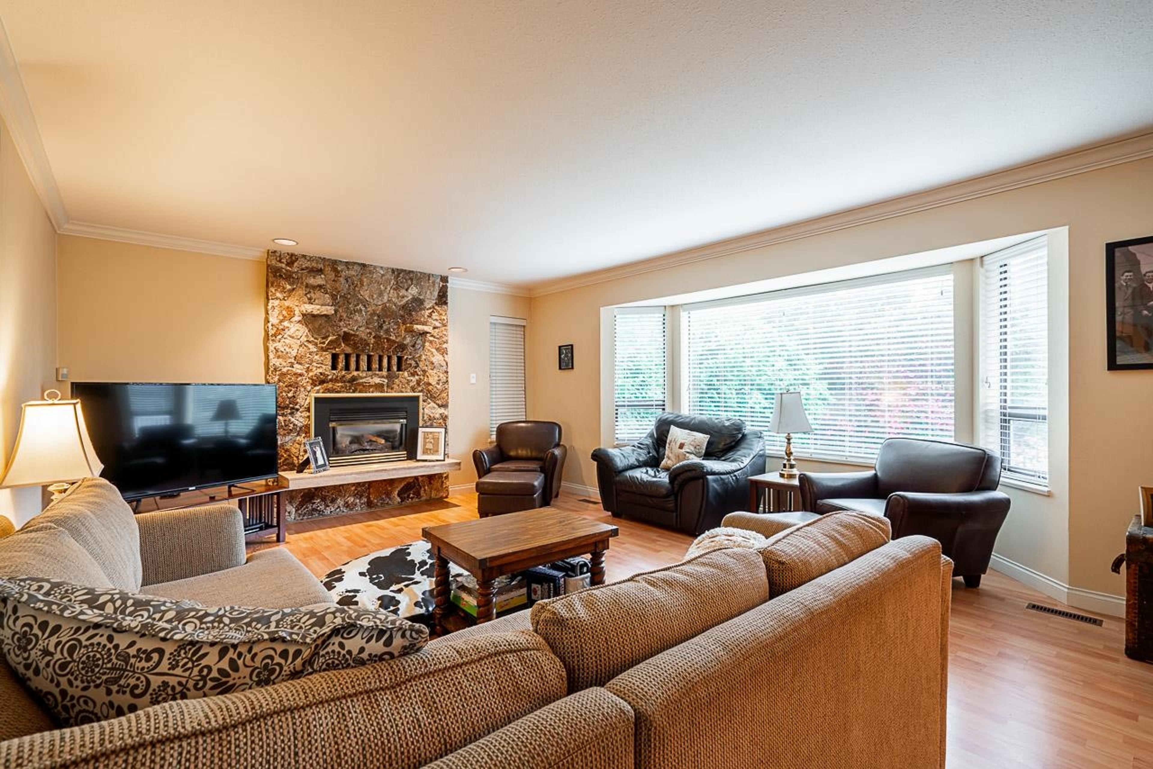 15576 BUENA VISTA AVENUE - 8