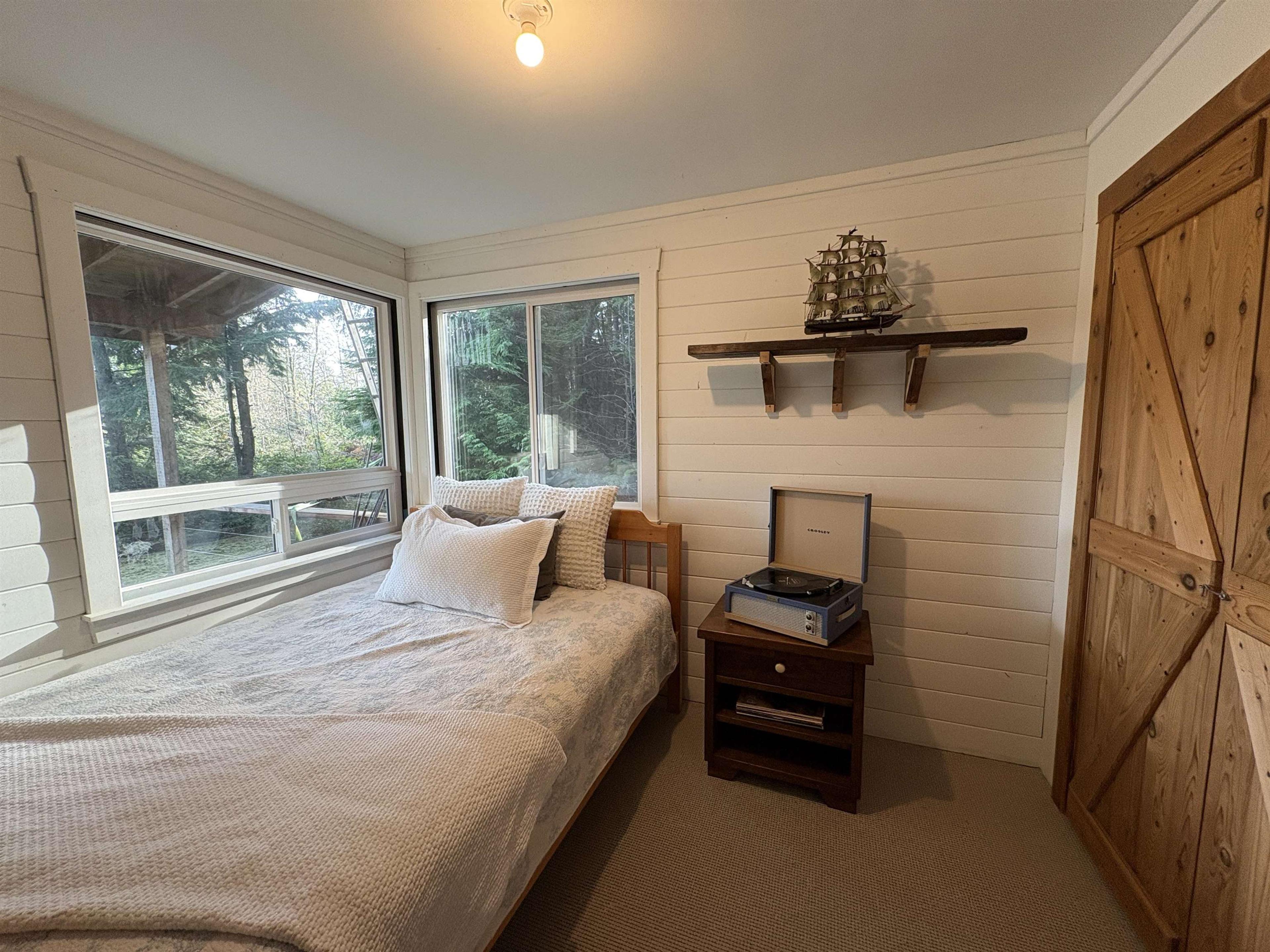 815 THE GROVE ROAD - 13