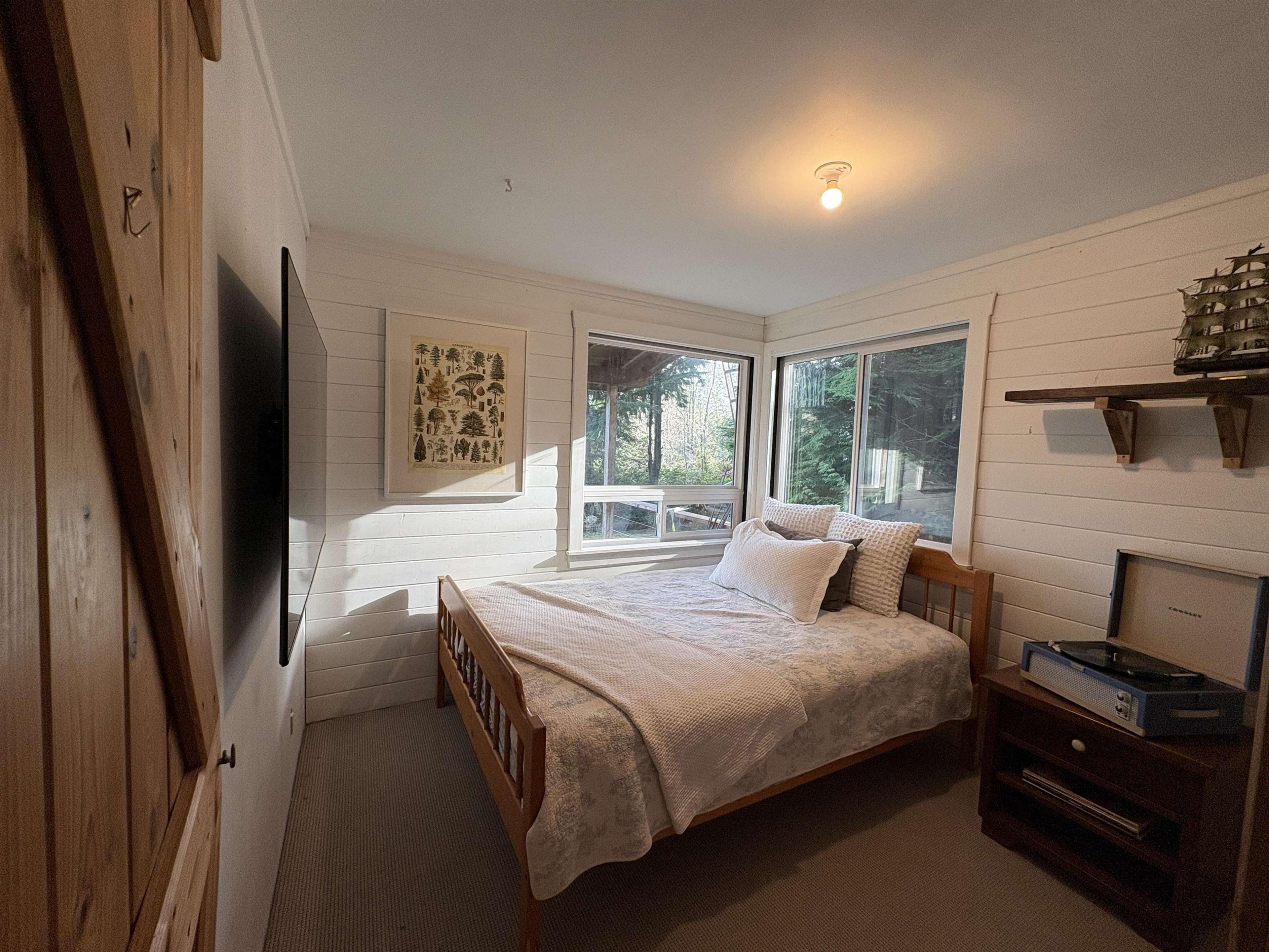 815 THE GROVE ROAD - 12