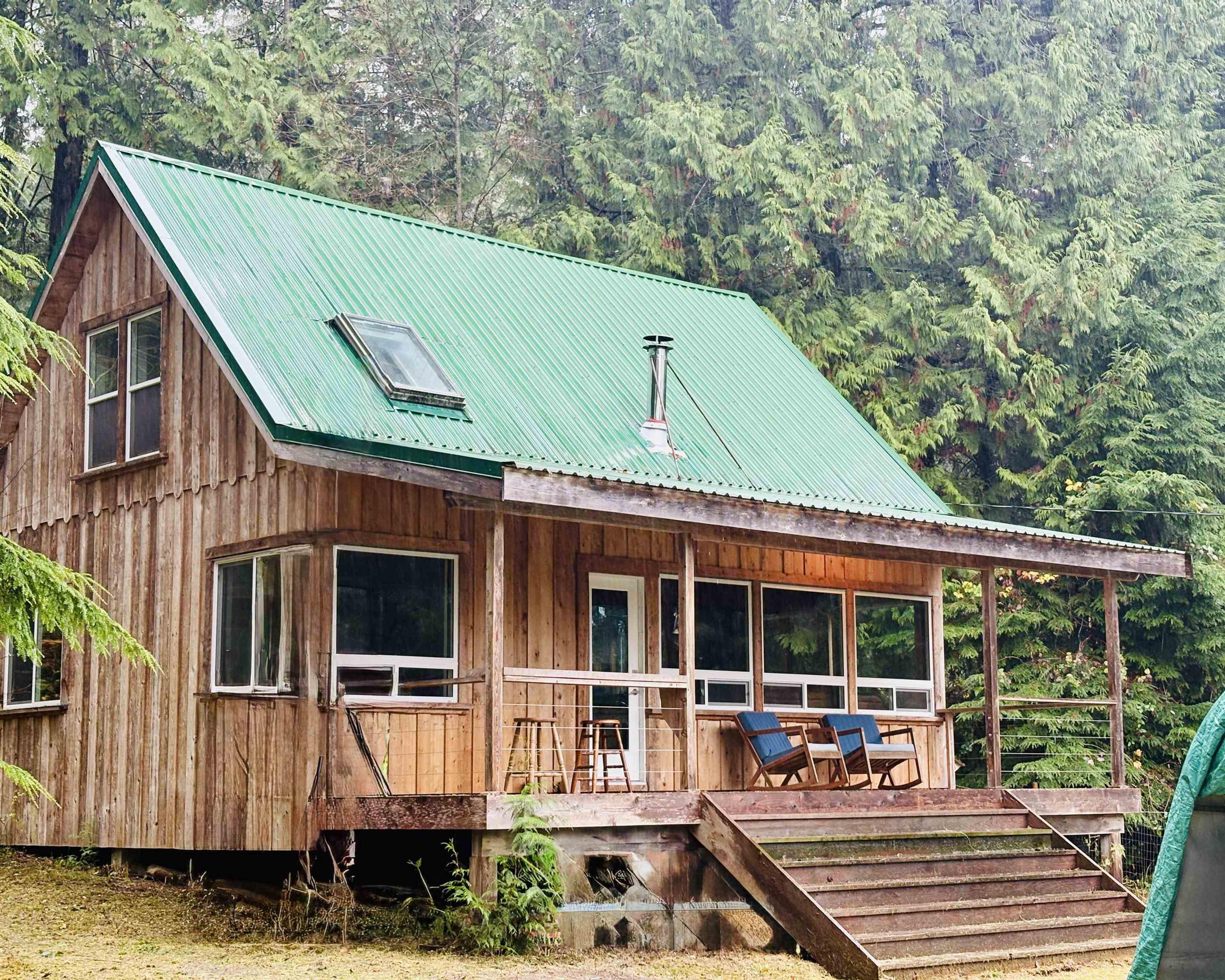 815 THE GROVE ROAD - Main Image