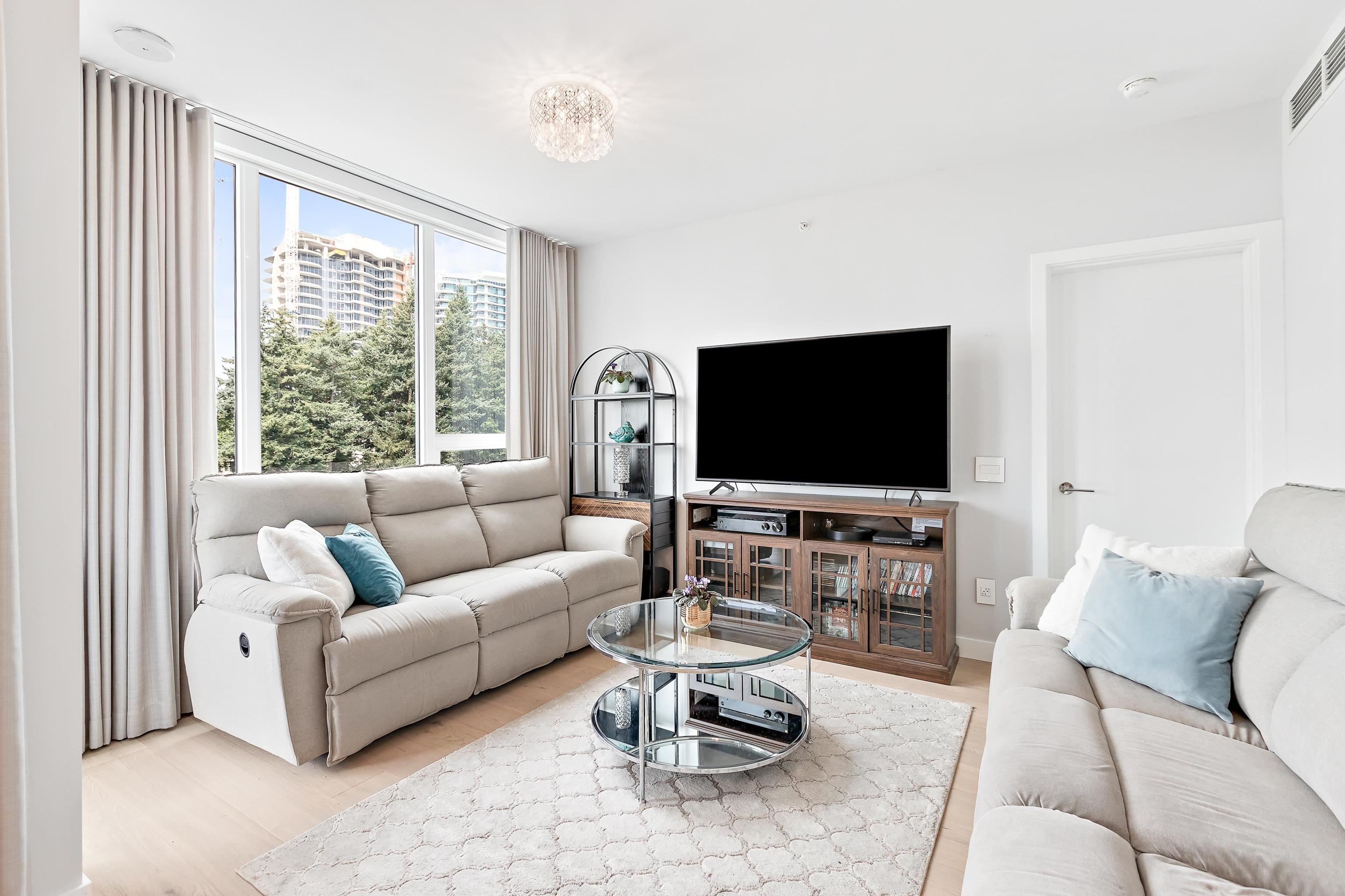 #601 1441 JOHNSTON ROAD - 17