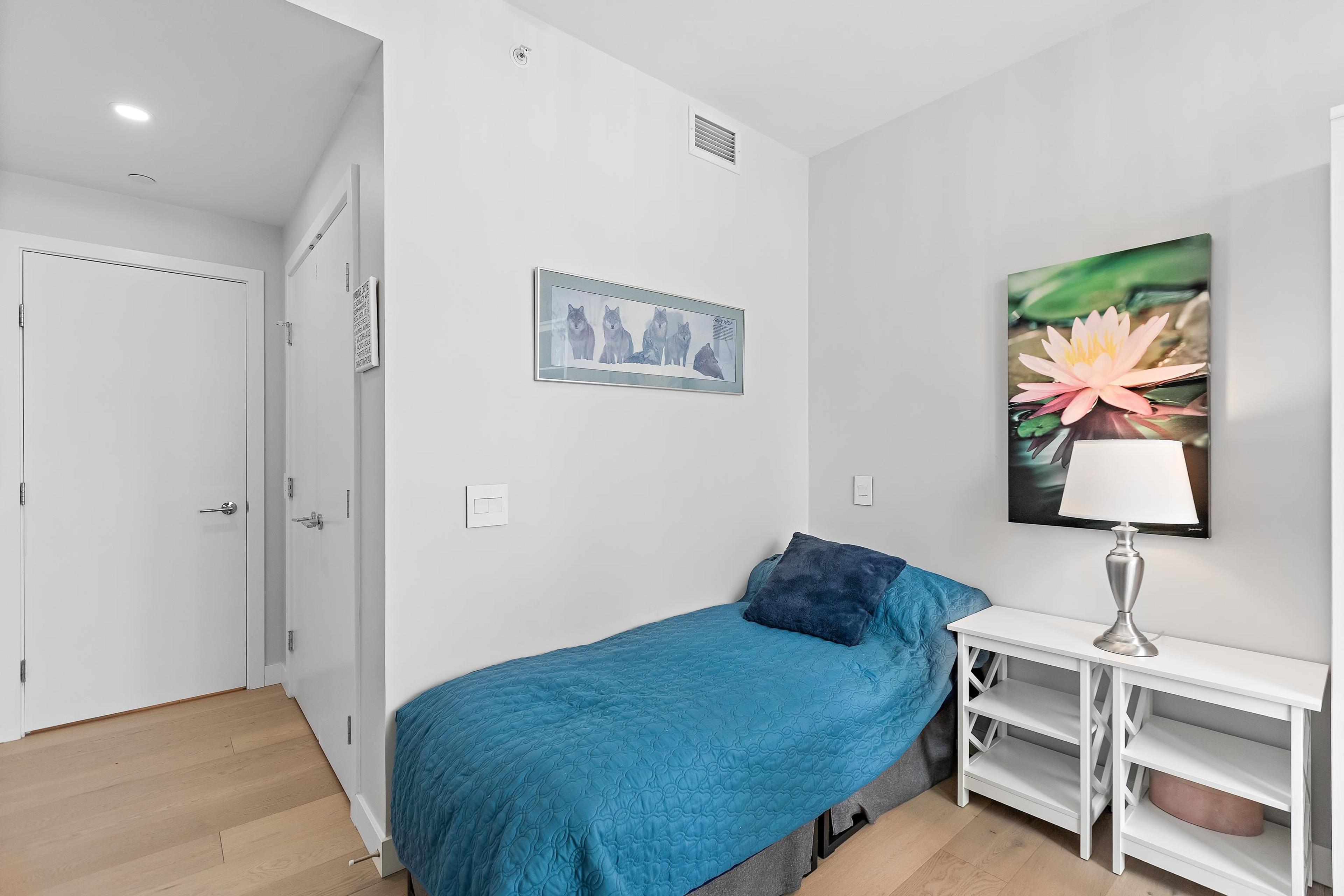 #601 1441 JOHNSTON ROAD - 26