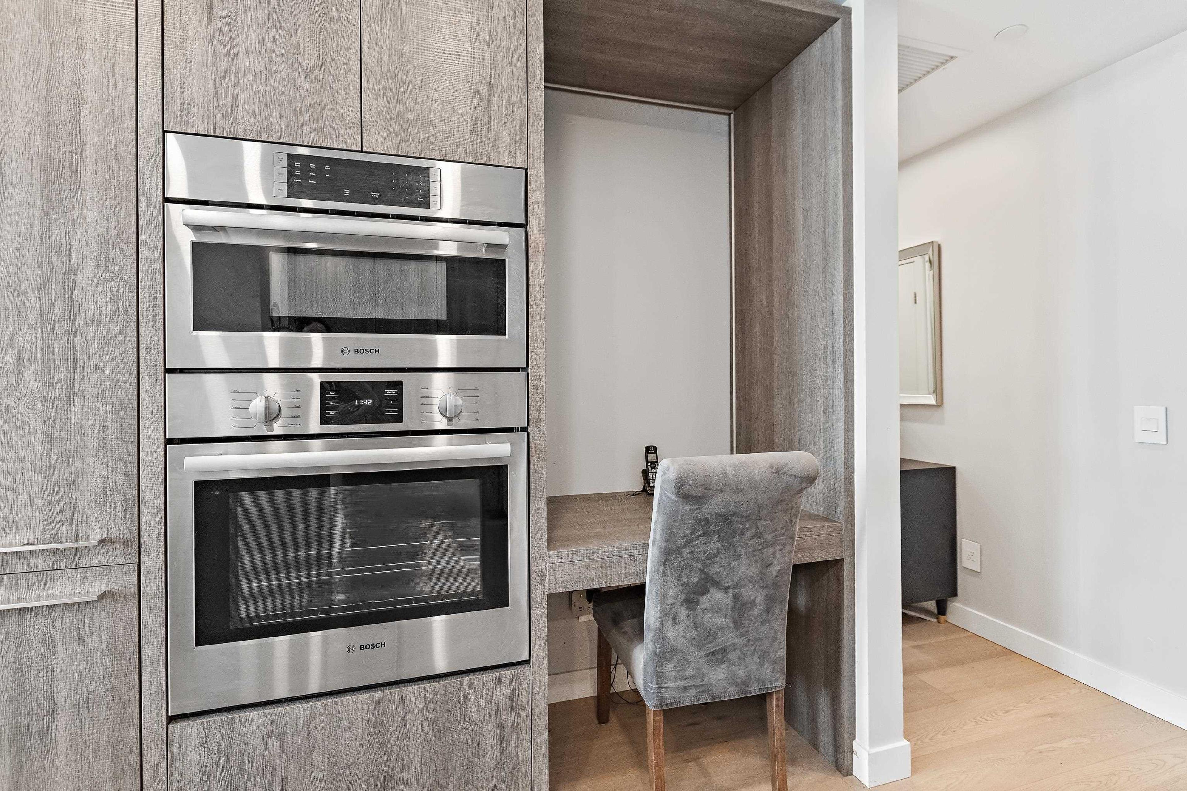 #601 1441 JOHNSTON ROAD - 7