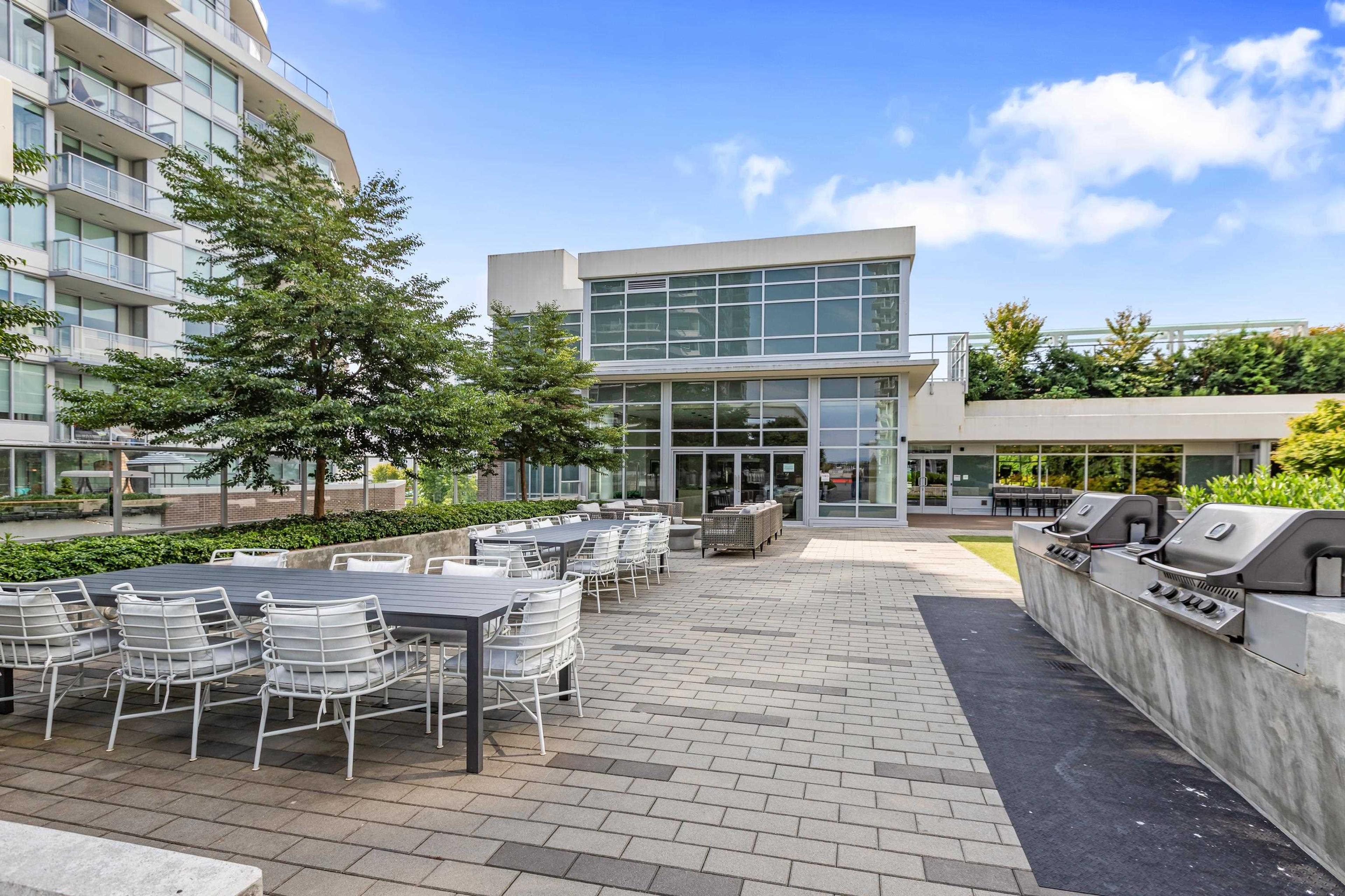 #601 1441 JOHNSTON ROAD - 33