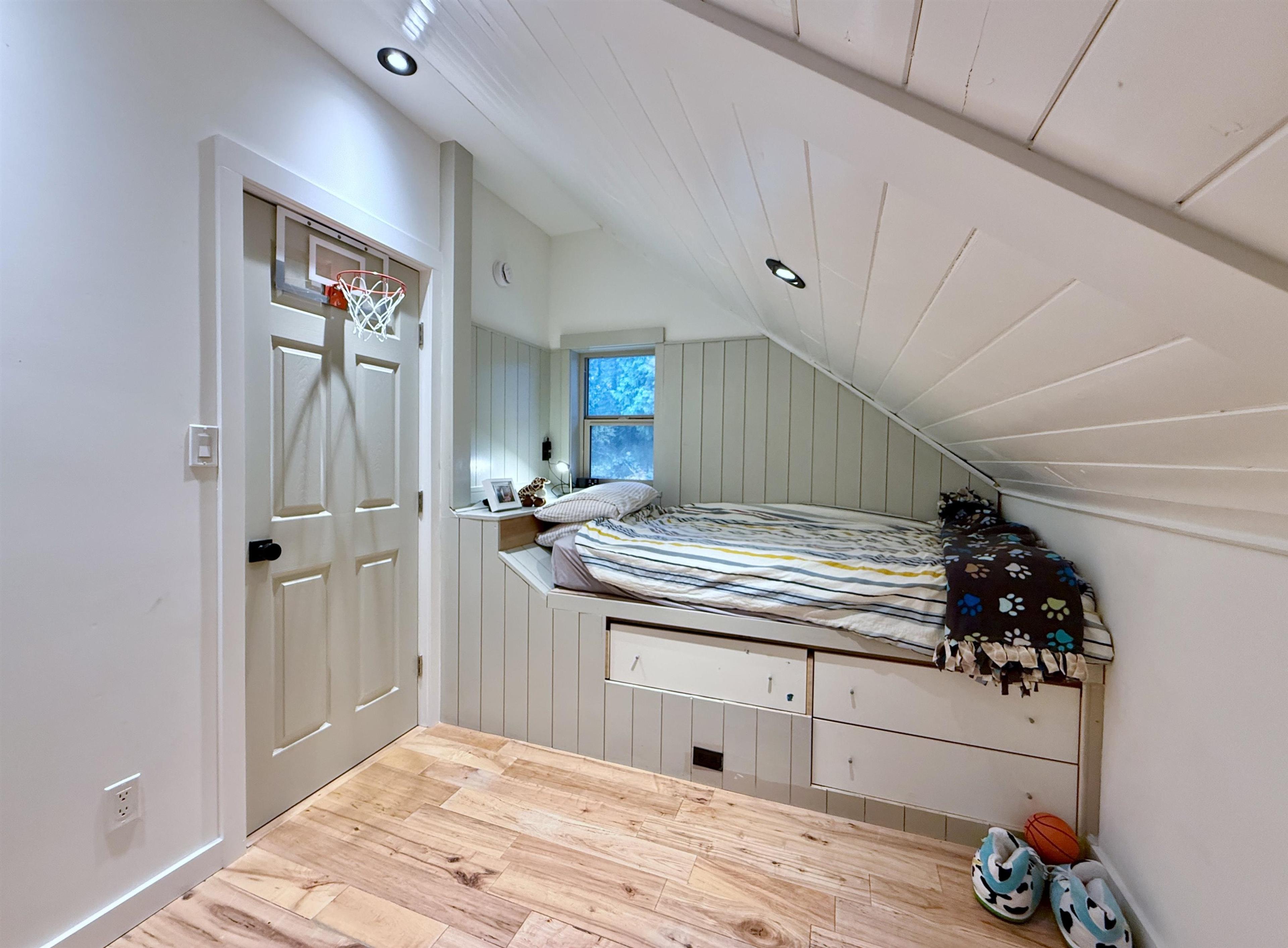 962 CEMETERY ROAD - 19