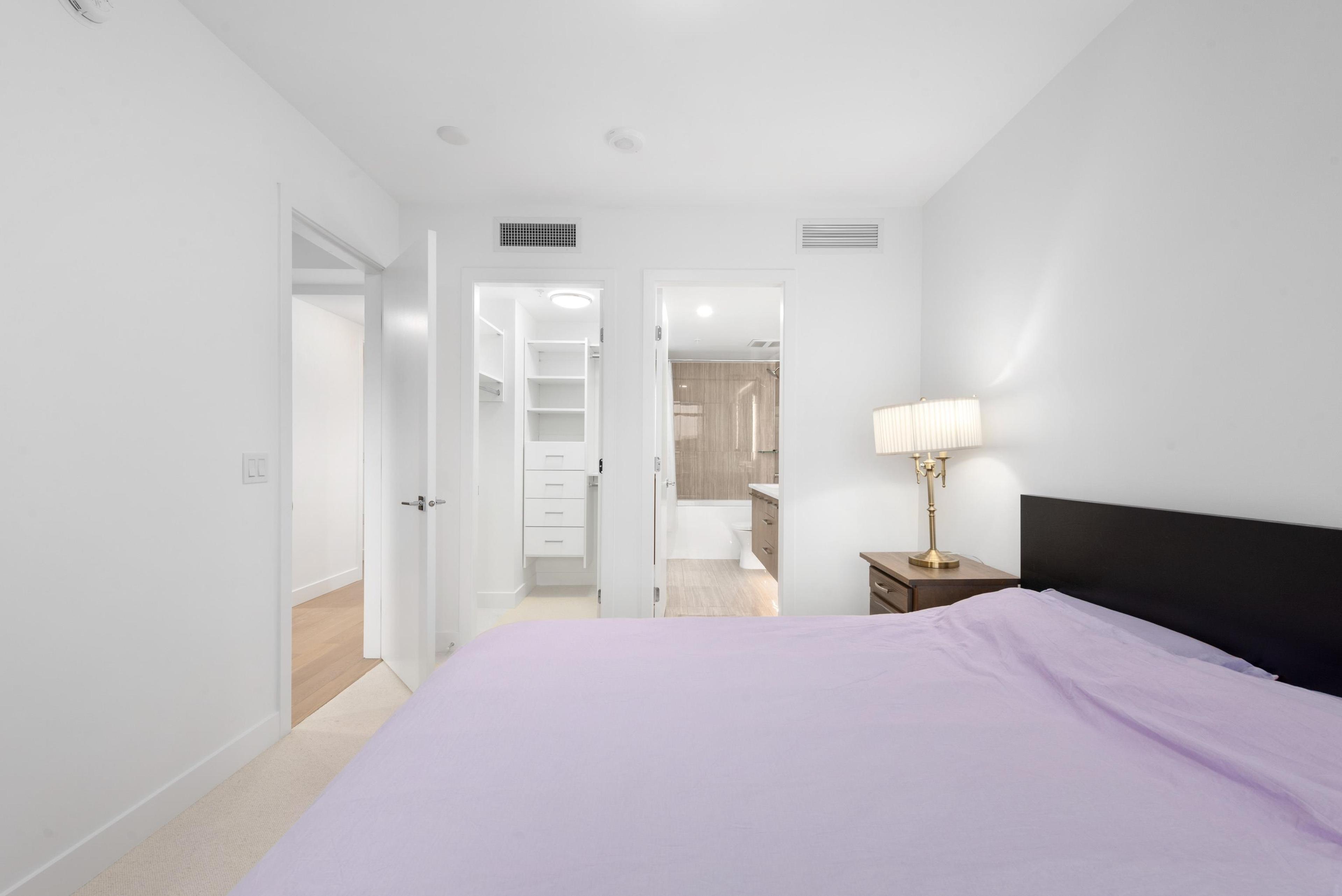 #403 1588 JOHNSTON ROAD - 16