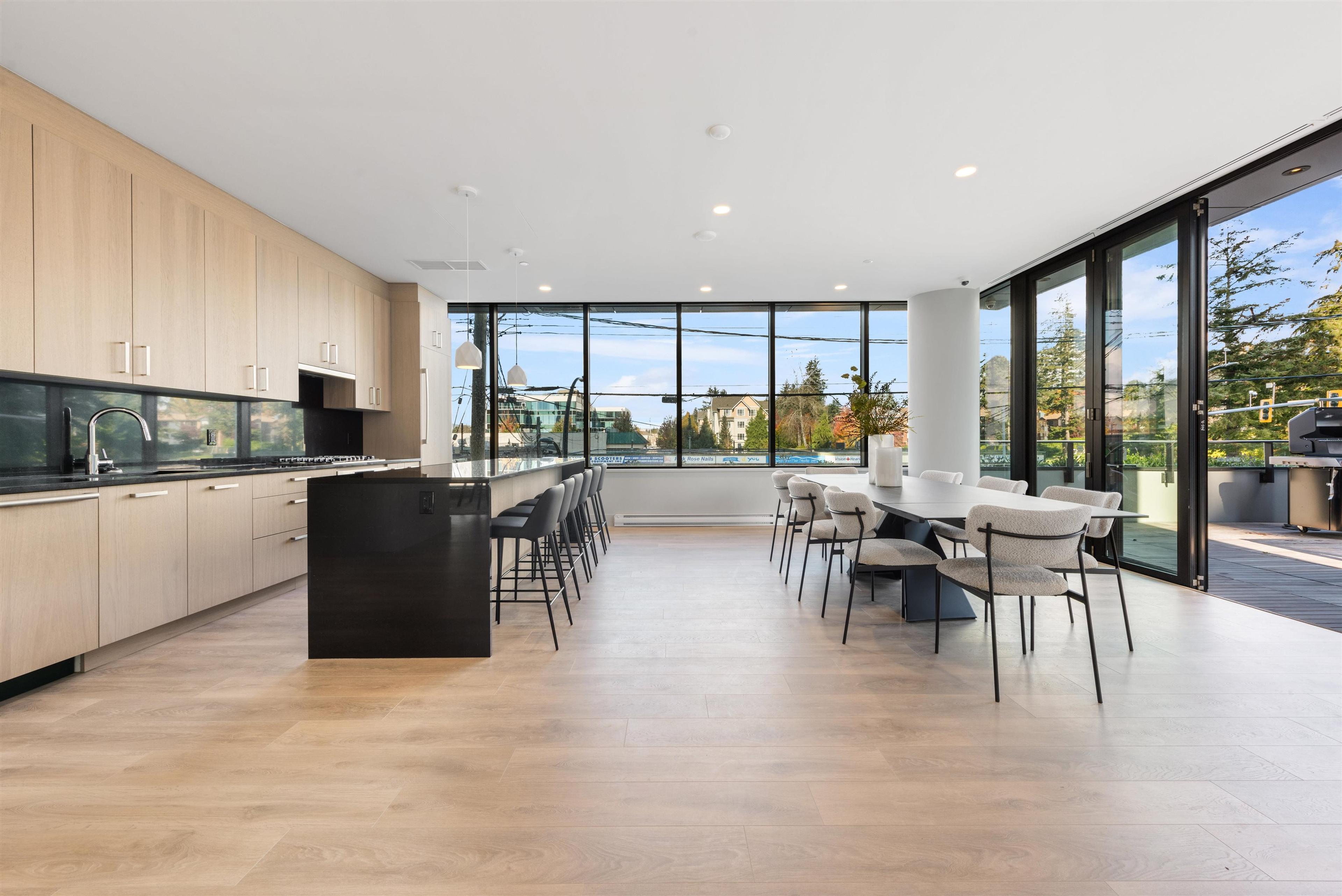 #403 1588 JOHNSTON ROAD - 26