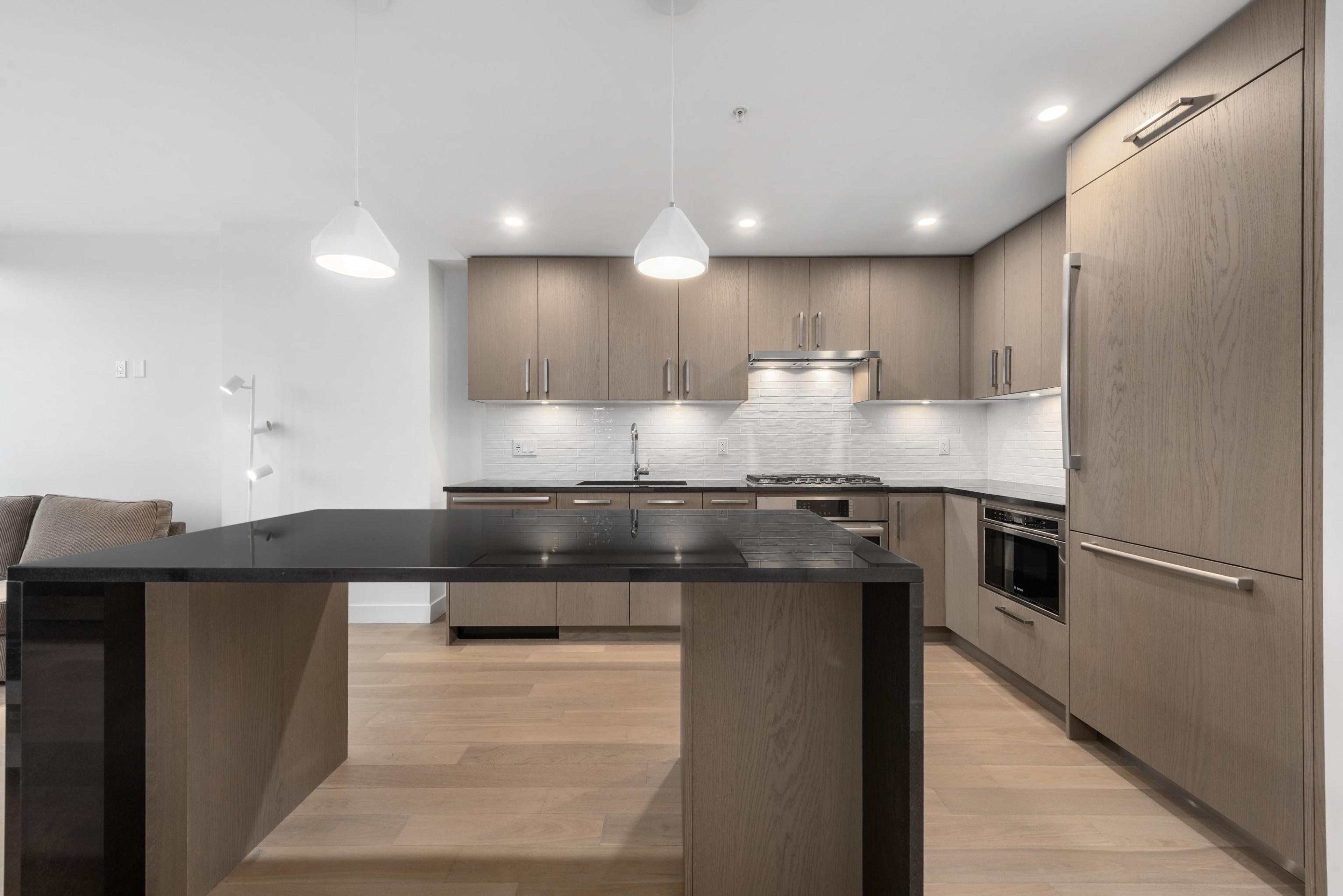 #403 1588 JOHNSTON ROAD - Image 3