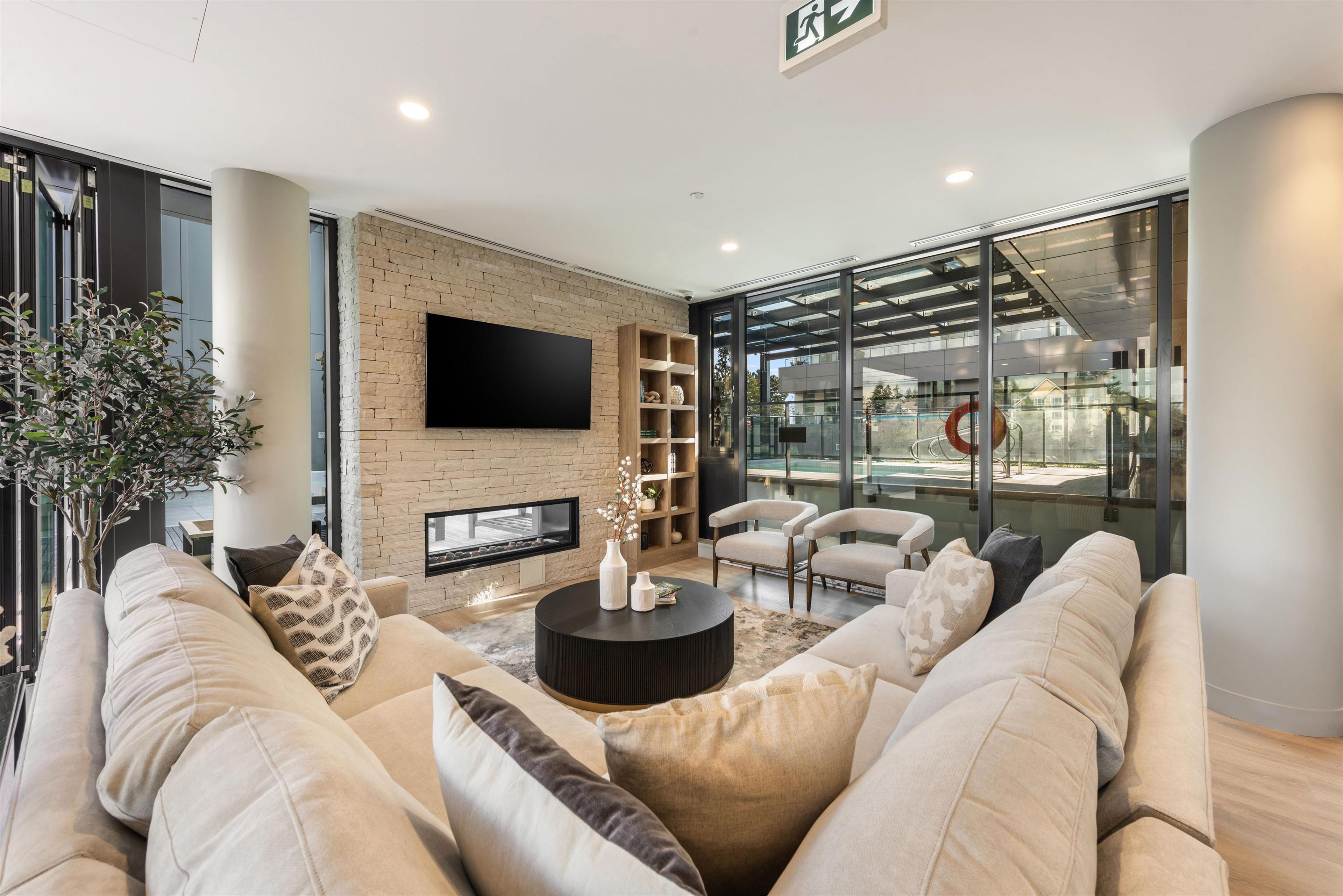 #403 1588 JOHNSTON ROAD - 28