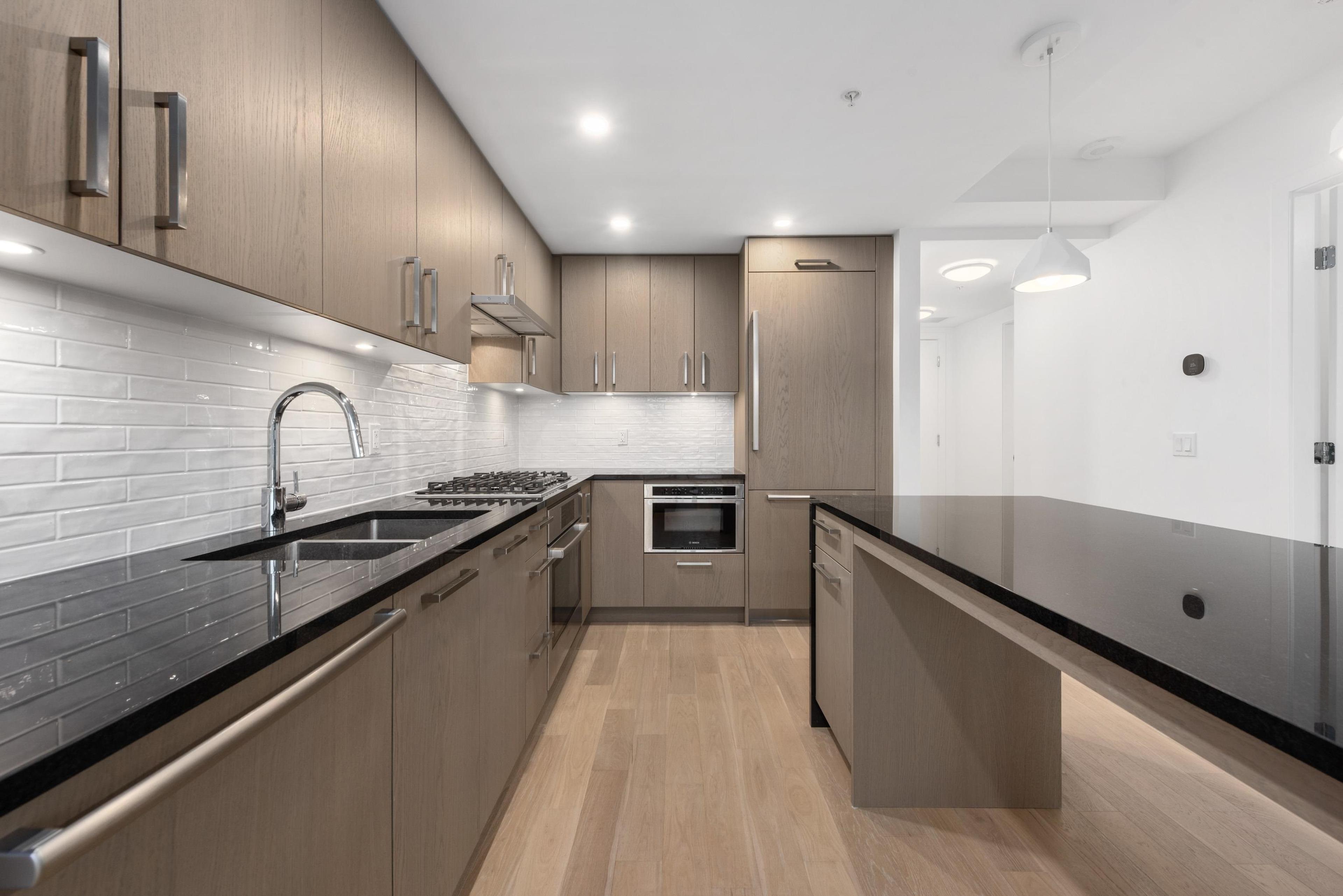 #403 1588 JOHNSTON ROAD - 5