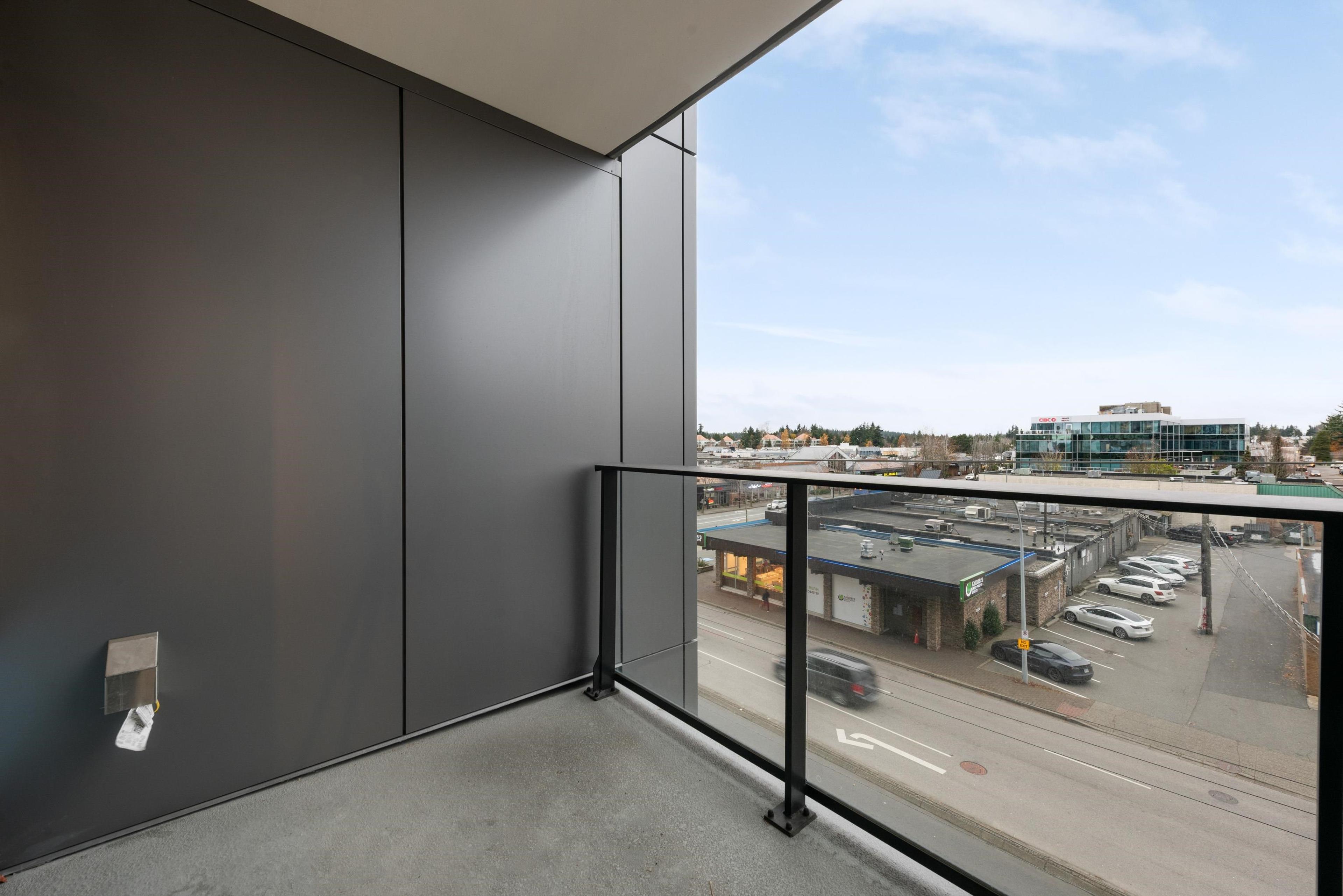 #403 1588 JOHNSTON ROAD - 24