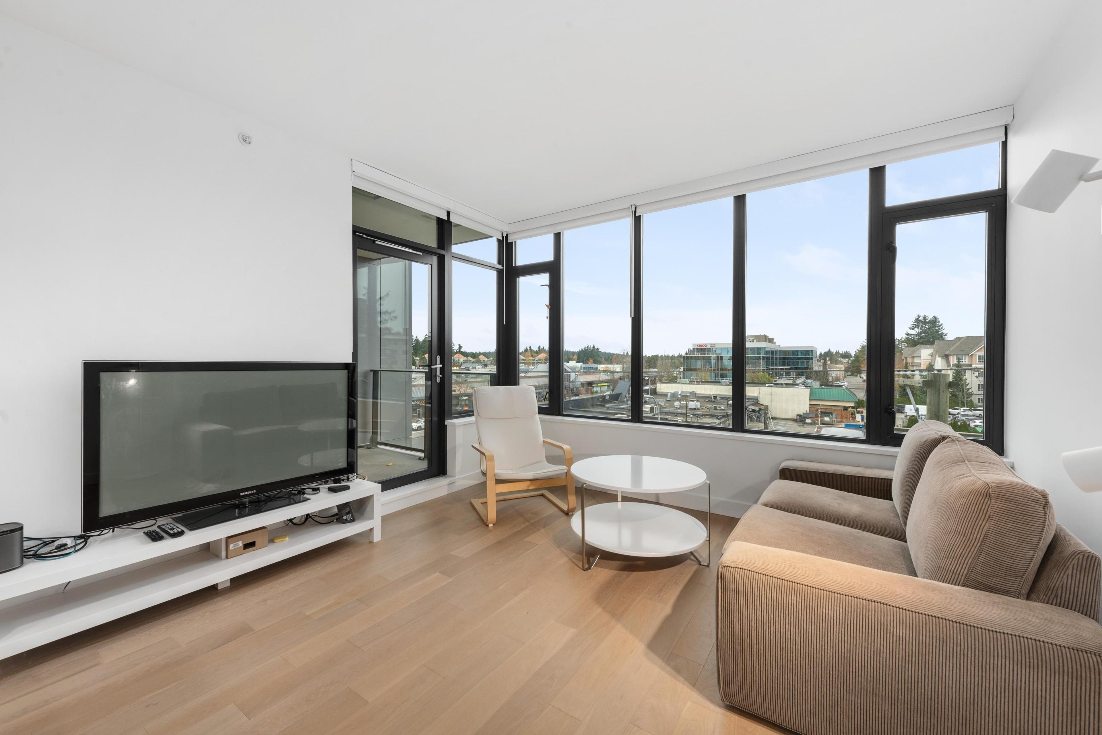 #403 1588 JOHNSTON ROAD - 10