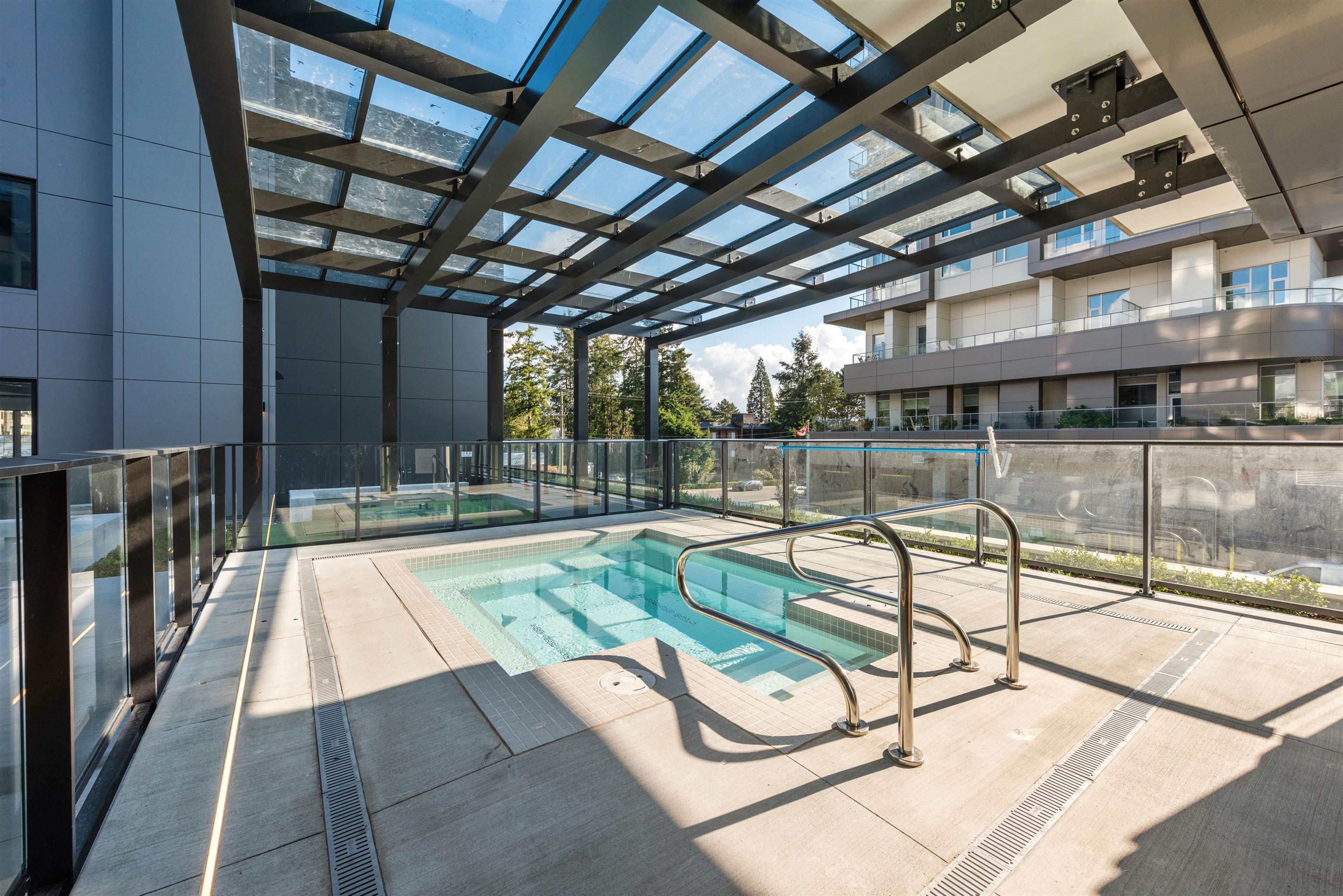 #403 1588 JOHNSTON ROAD - 29