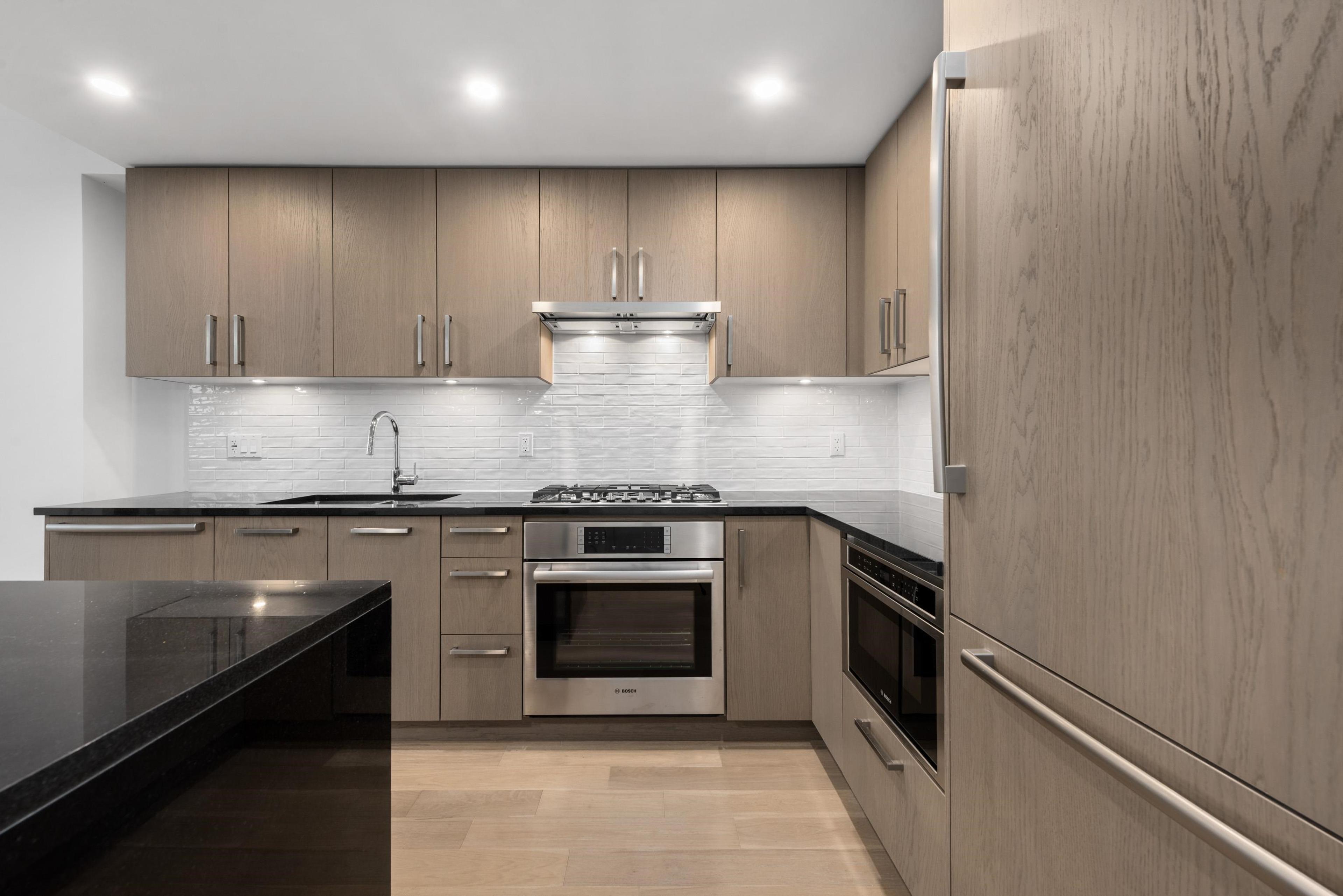 #403 1588 JOHNSTON ROAD - 4