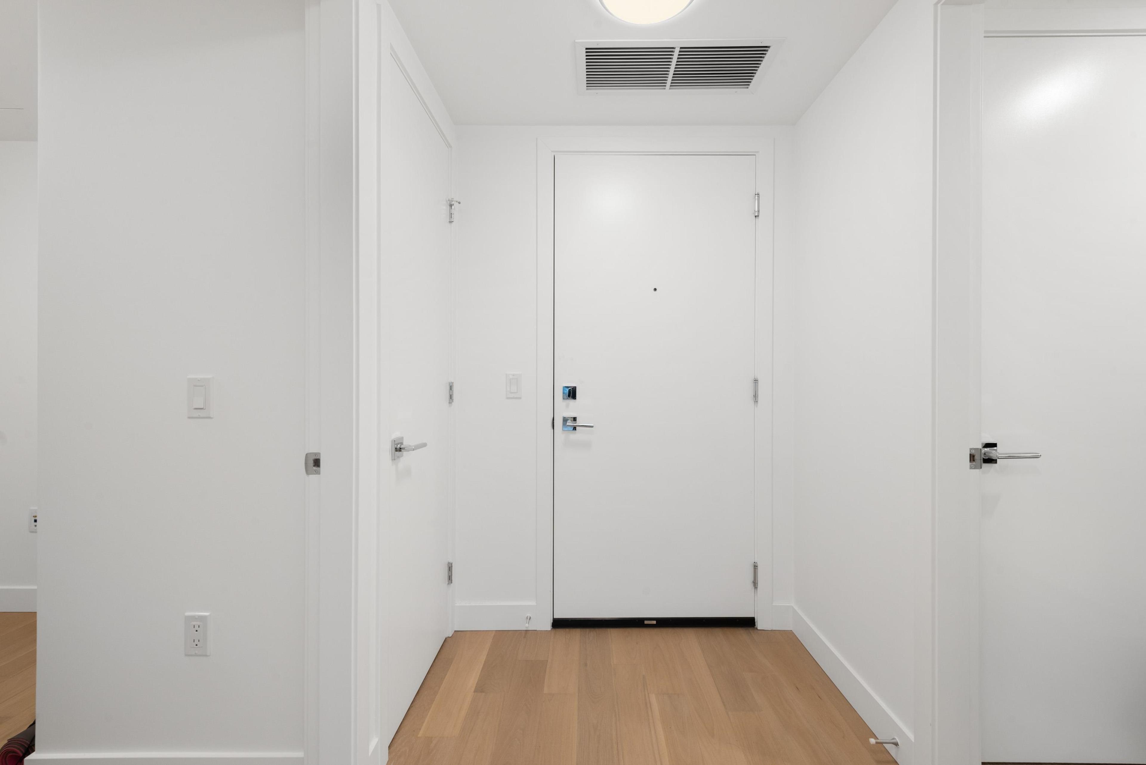 #403 1588 JOHNSTON ROAD - 21